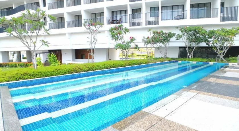 Swimming pool in Seaview Landmark Studio Homestay at Gurney 无敌海景套房