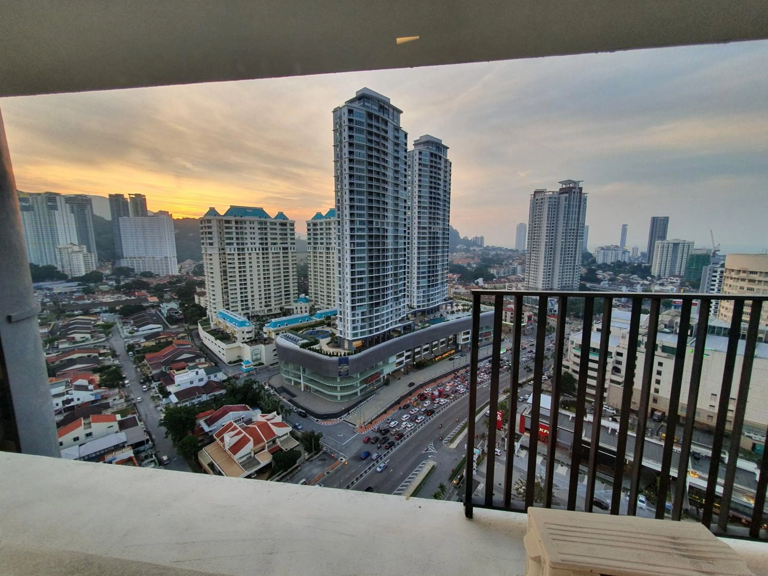 City view in Seaview Landmark Studio Homestay at Gurney 无敌海景套房