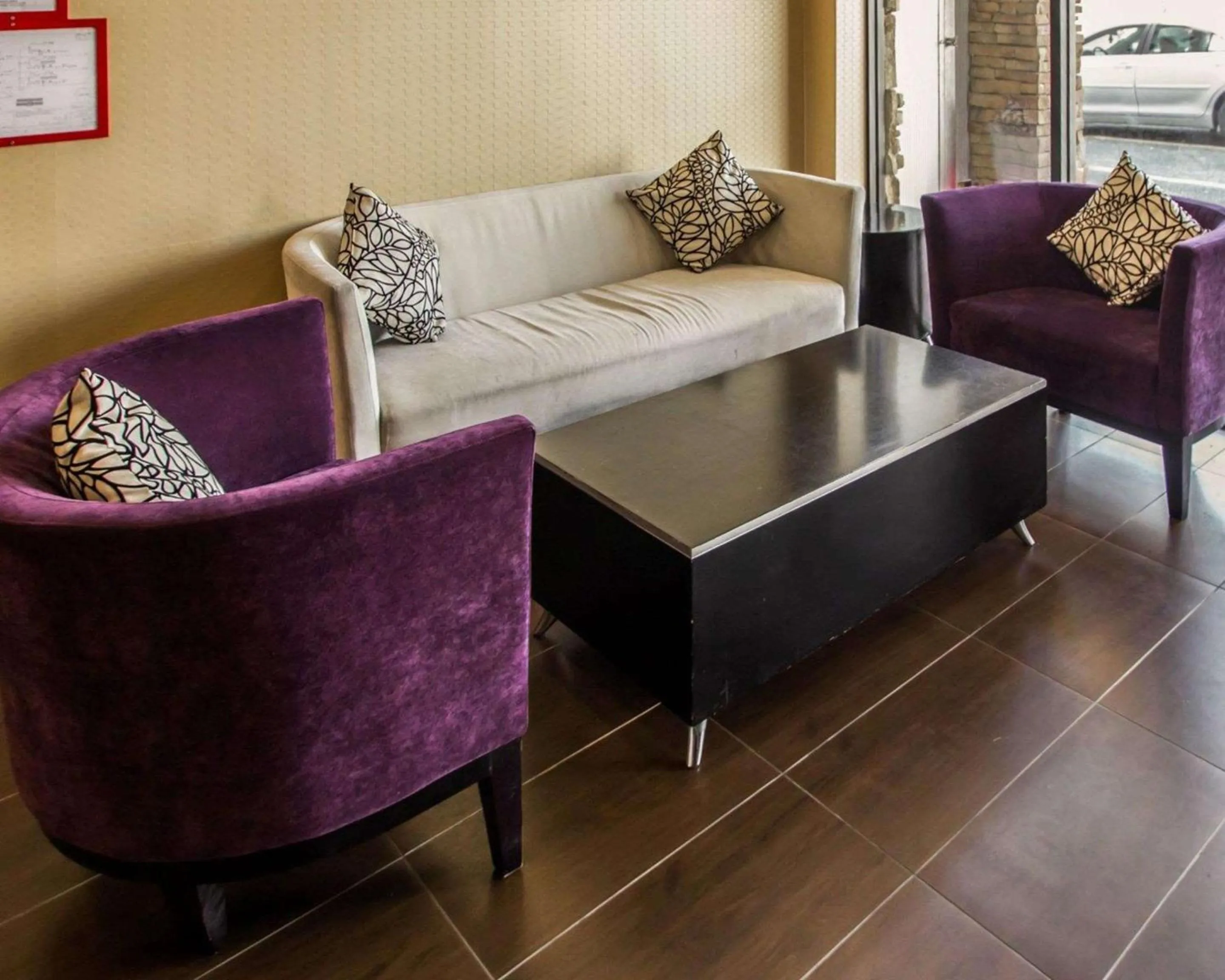 Lobby or reception in Rodeway Inn Bronx Zoo