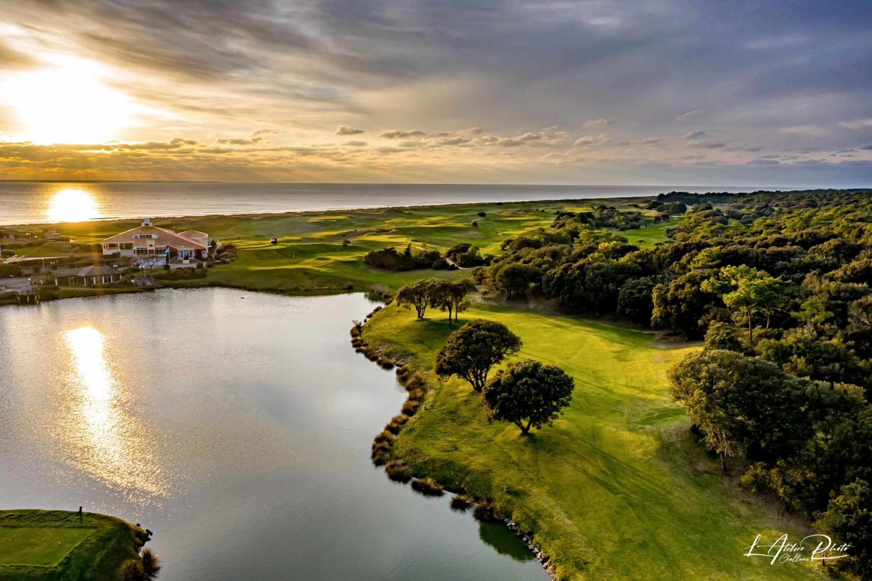 Nearby landmark in Hôtel Valdys Thalasso & Spa - les Pins