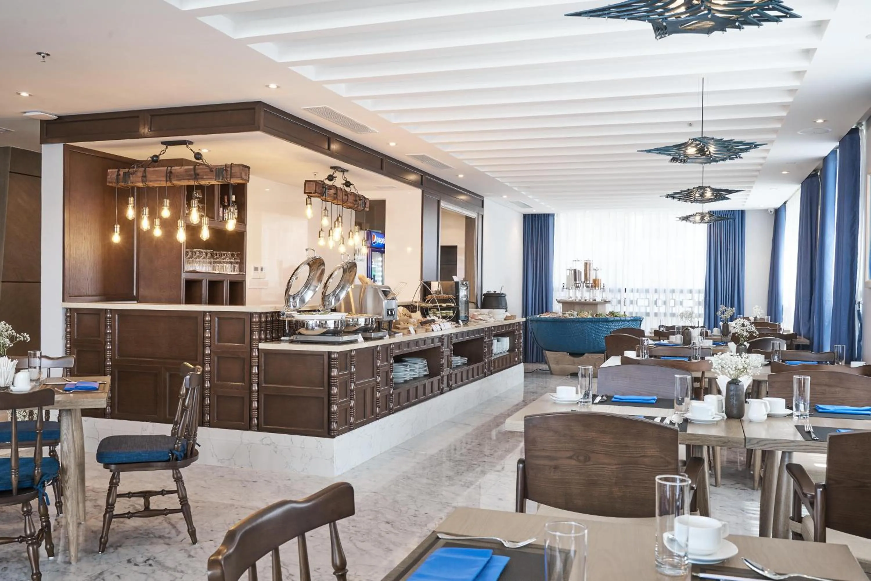 Restaurant/places to eat in Sofiana My Khe Hotel & Spa - Rooftop Pool Bar - Free Craft Beer and 20 minute Spa per Room