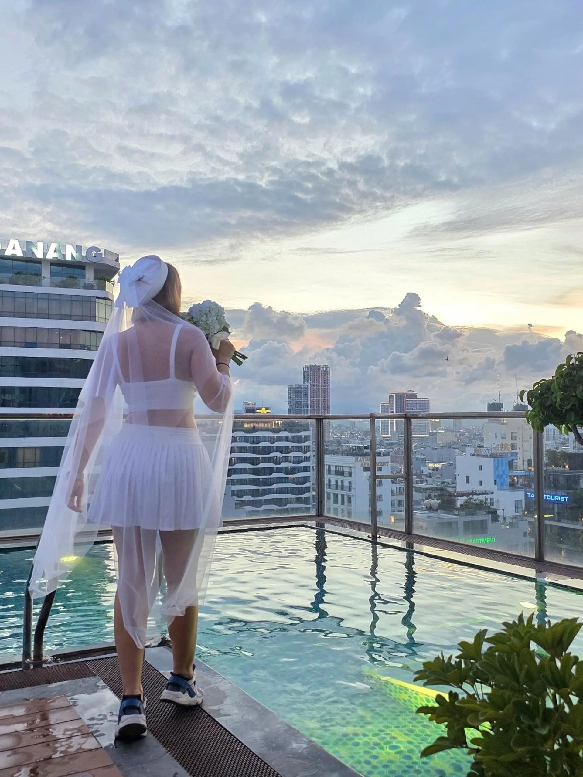 Sofiana My Khe Hotel & Spa - Rooftop Pool Bar - Free Draught Beer and 20 minute Spa per Room