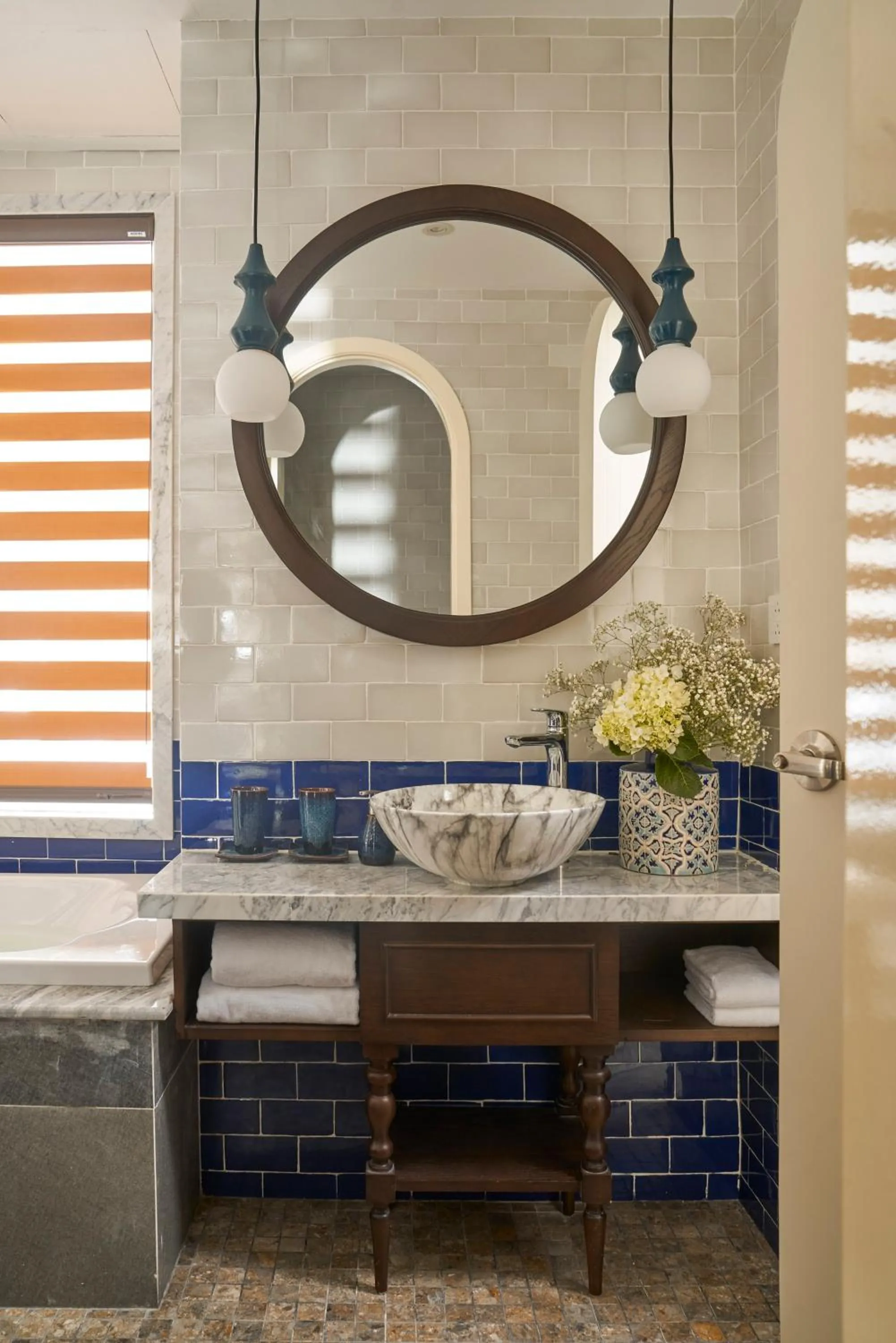 Bath in Sofiana My Khe Hotel & Spa - Rooftop Pool Bar - Free Craft Beer and 20 minute Spa per Room