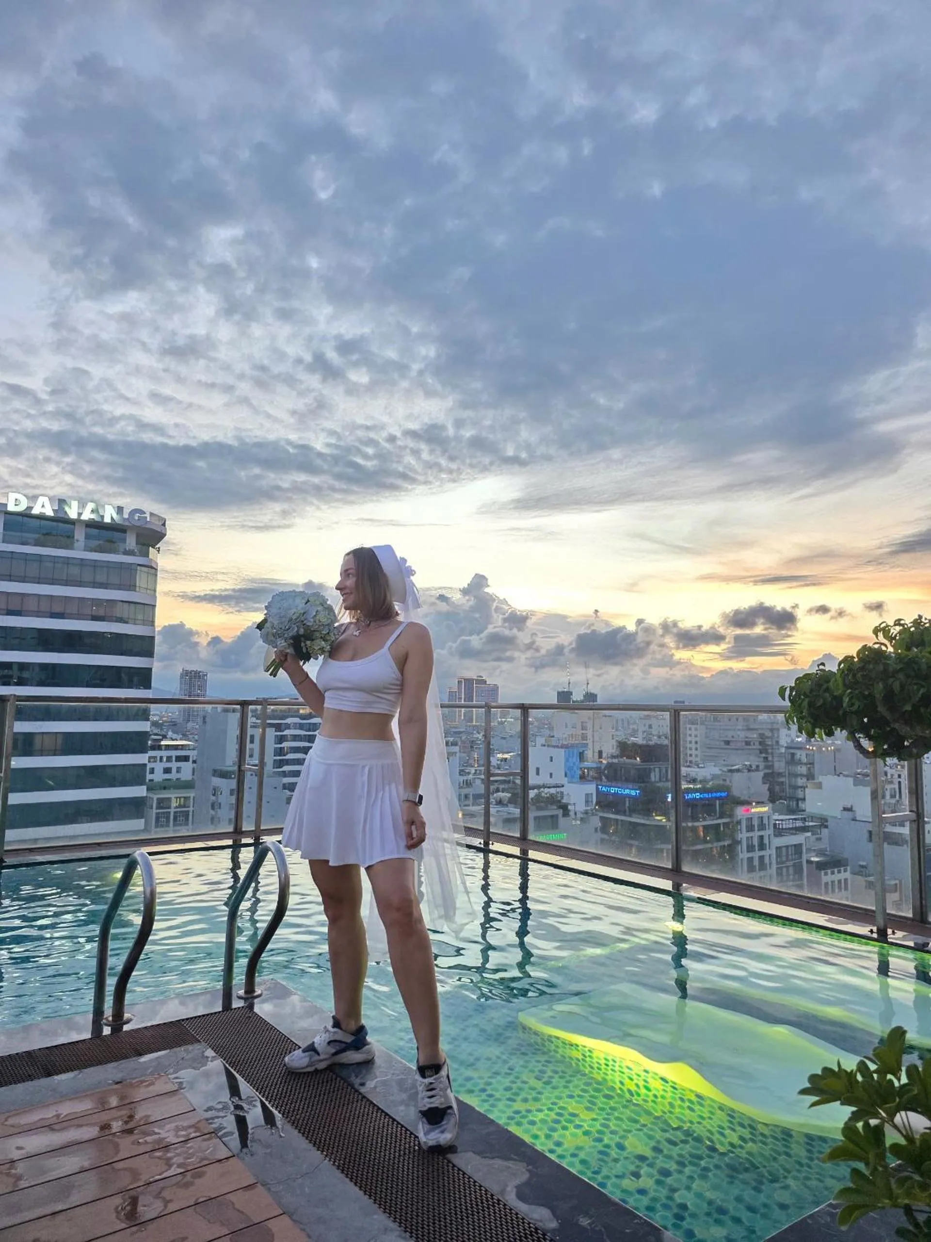 Sofiana My Khe Hotel & Spa - Rooftop Pool Bar - Free Draught Beer and 20 minute Spa per Room