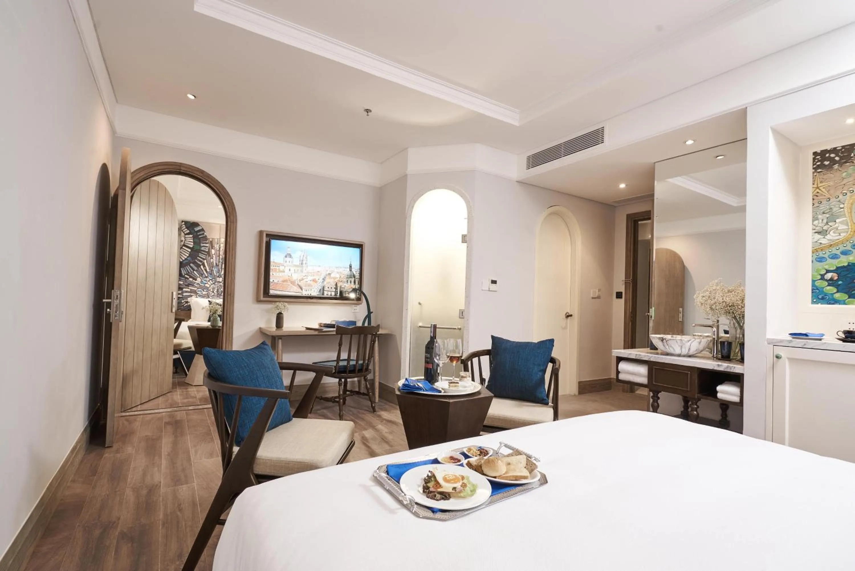 Photo of the whole room, Bed in Sofiana My Khe Hotel & Spa - Rooftop Pool Bar - Free Craft Beer and 20 minute Spa per Room