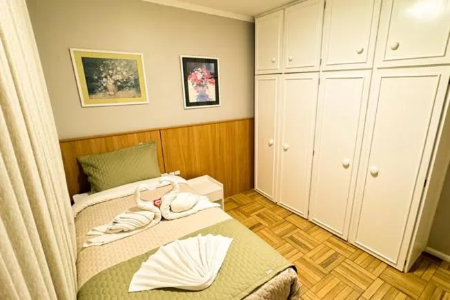 Bed in Fares Turis Hotel