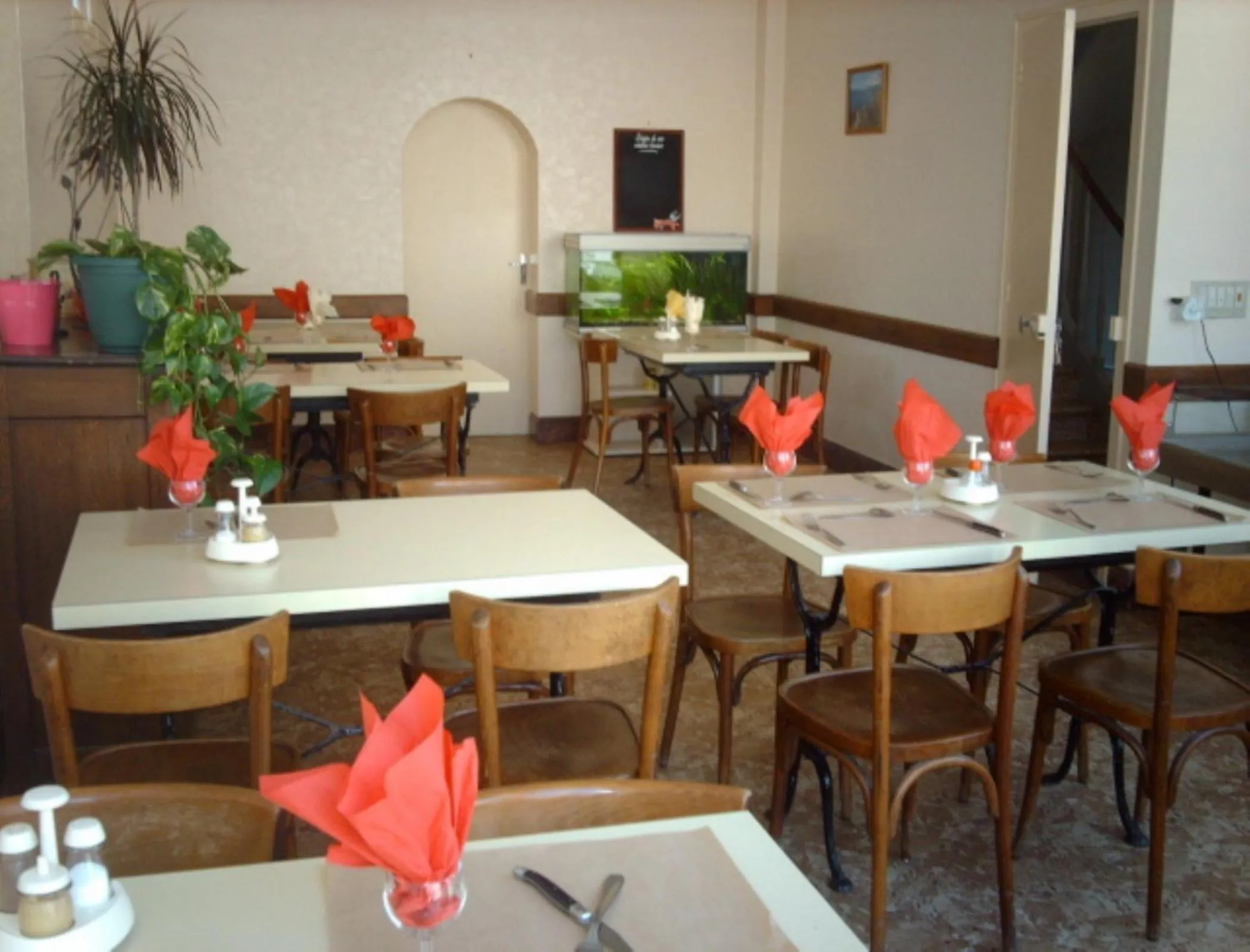 Restaurant/places to eat in Hotel Le Colbert epernay