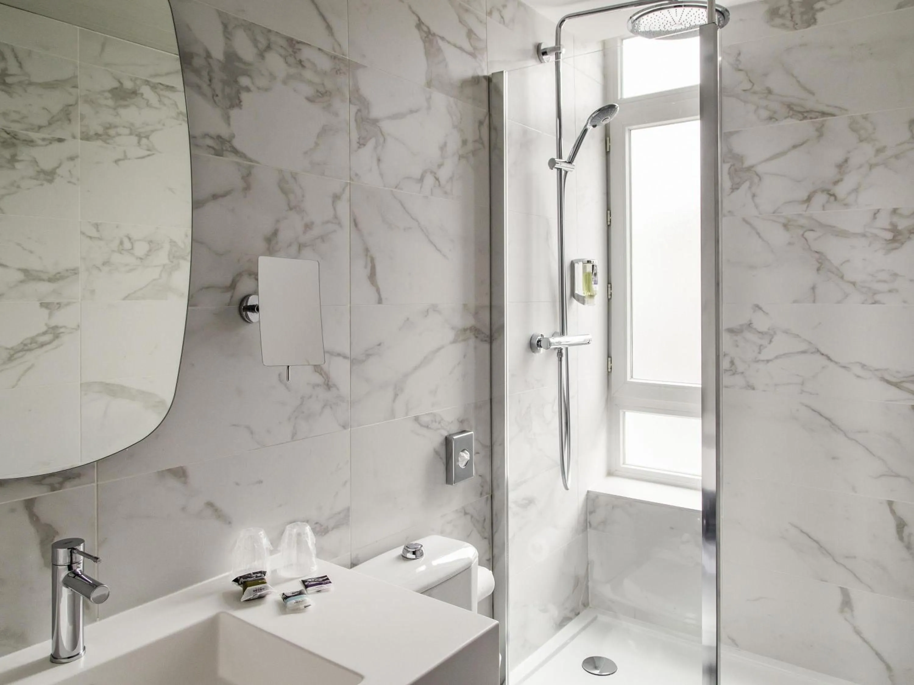 Bedroom in Mercure Nancy Centre Place Stanislas