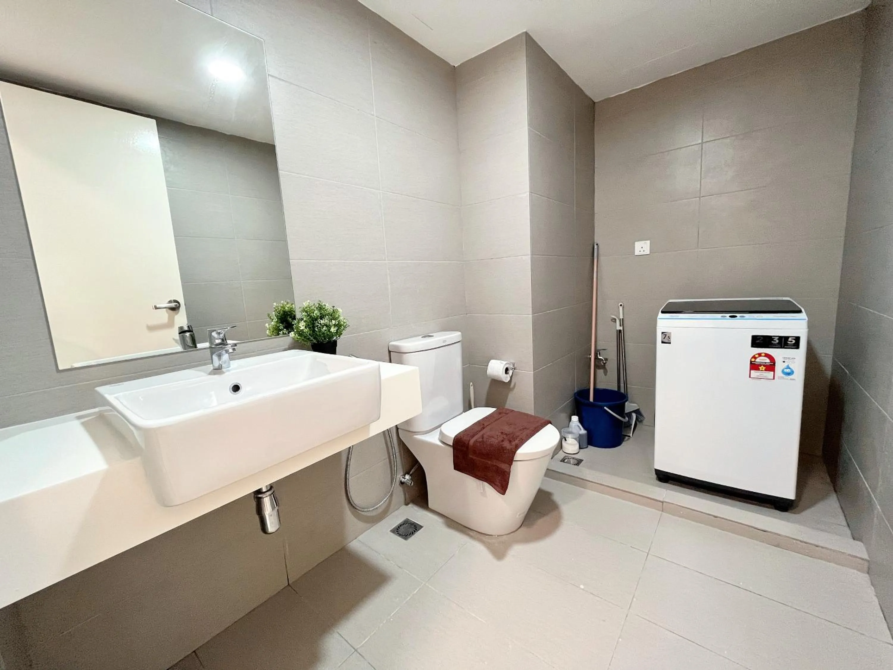 Bathroom in EkoCheras Suite by MOKA