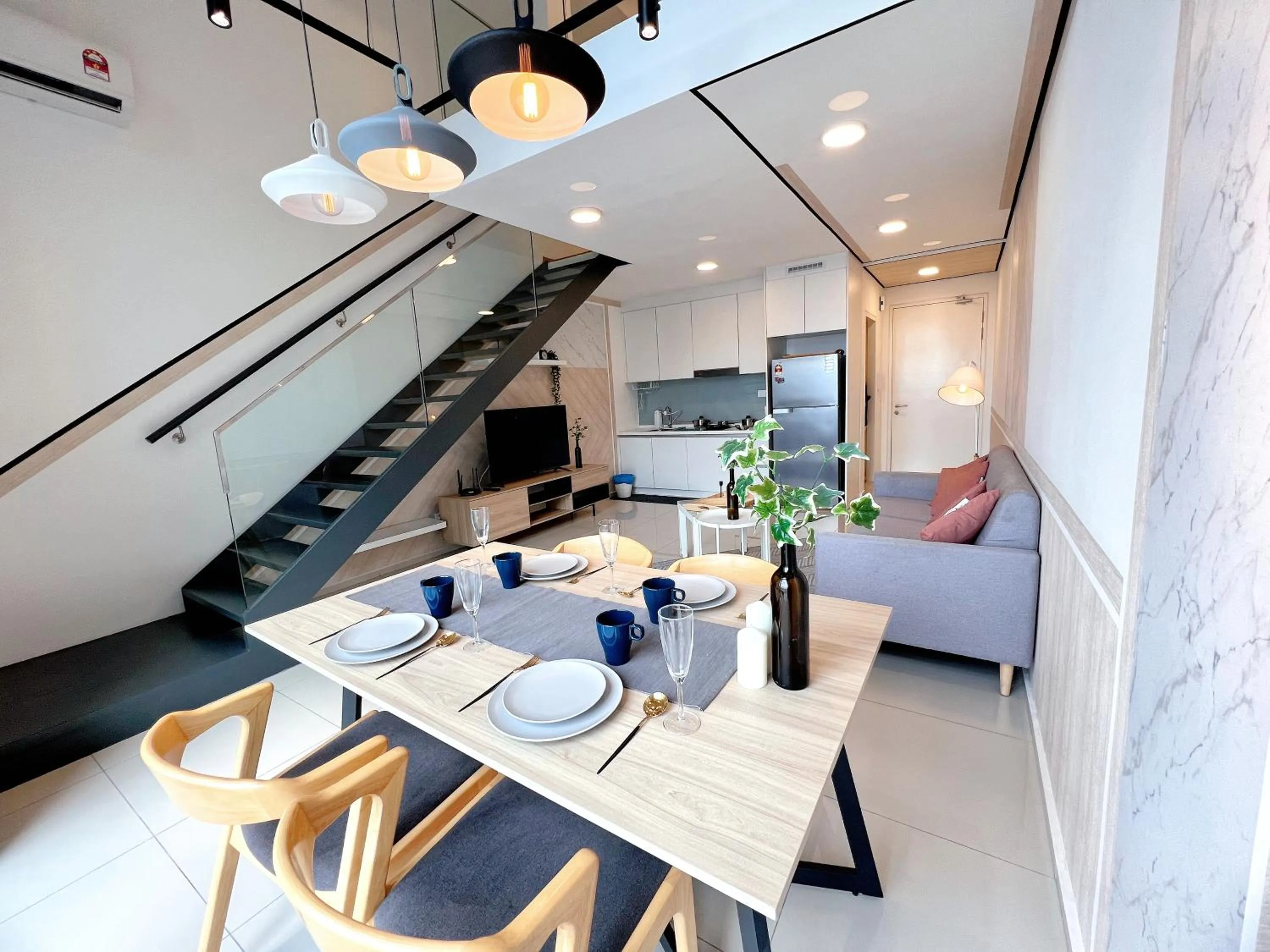 Dining area in EkoCheras Suite by MOKA