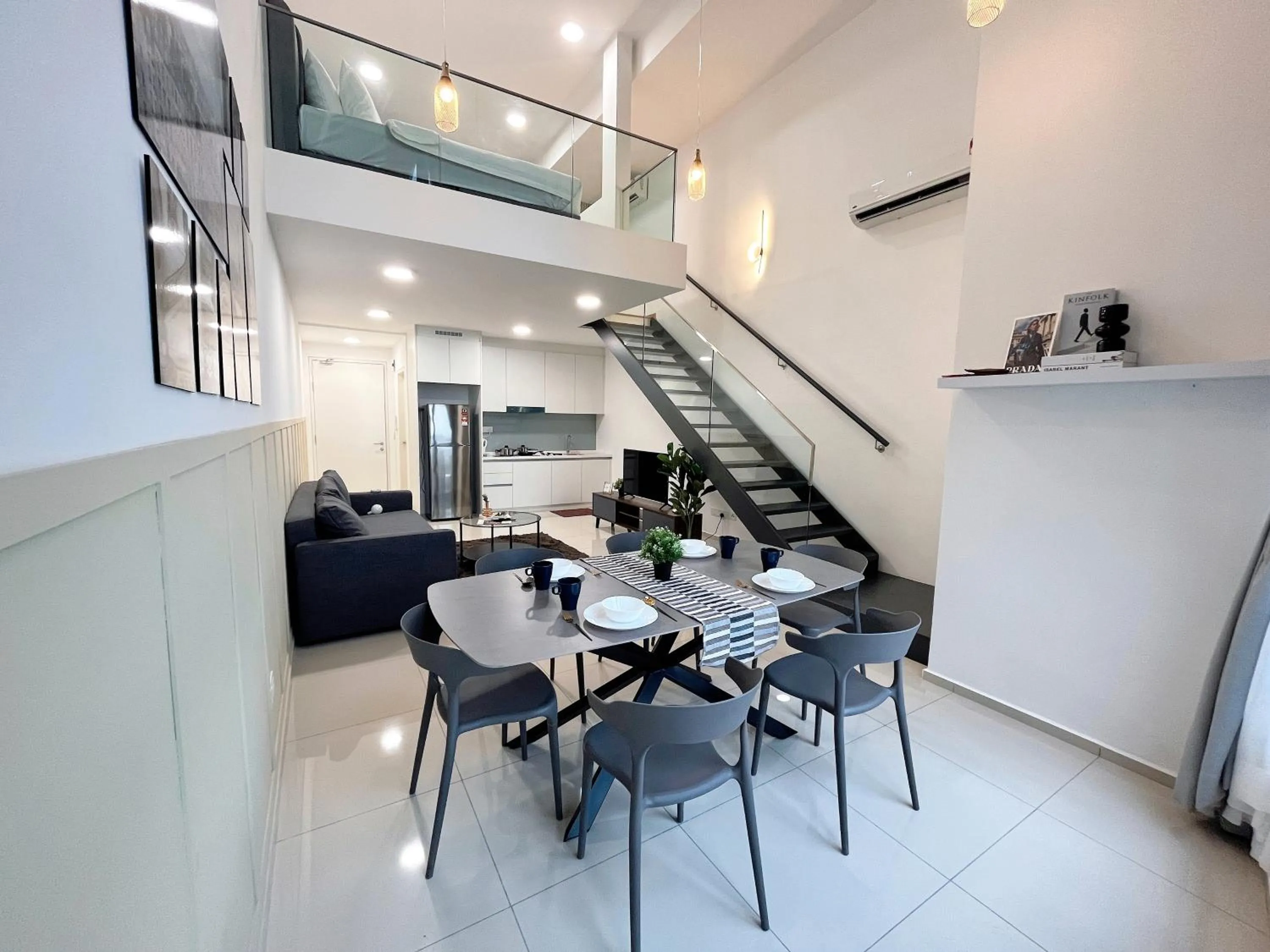 Dining area in EkoCheras Suite by MOKA