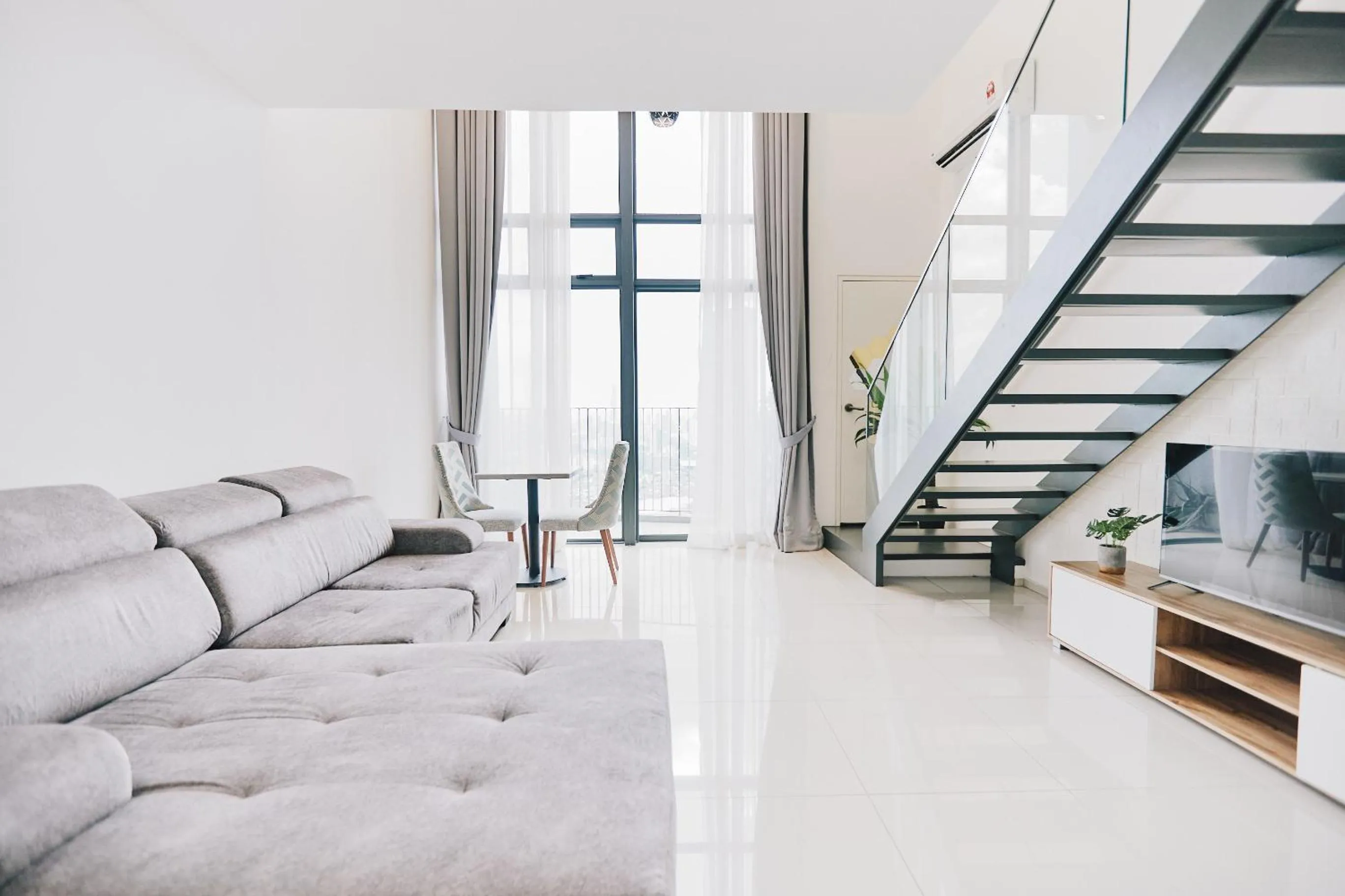 TV and multimedia in EkoCheras Suite by MOKA