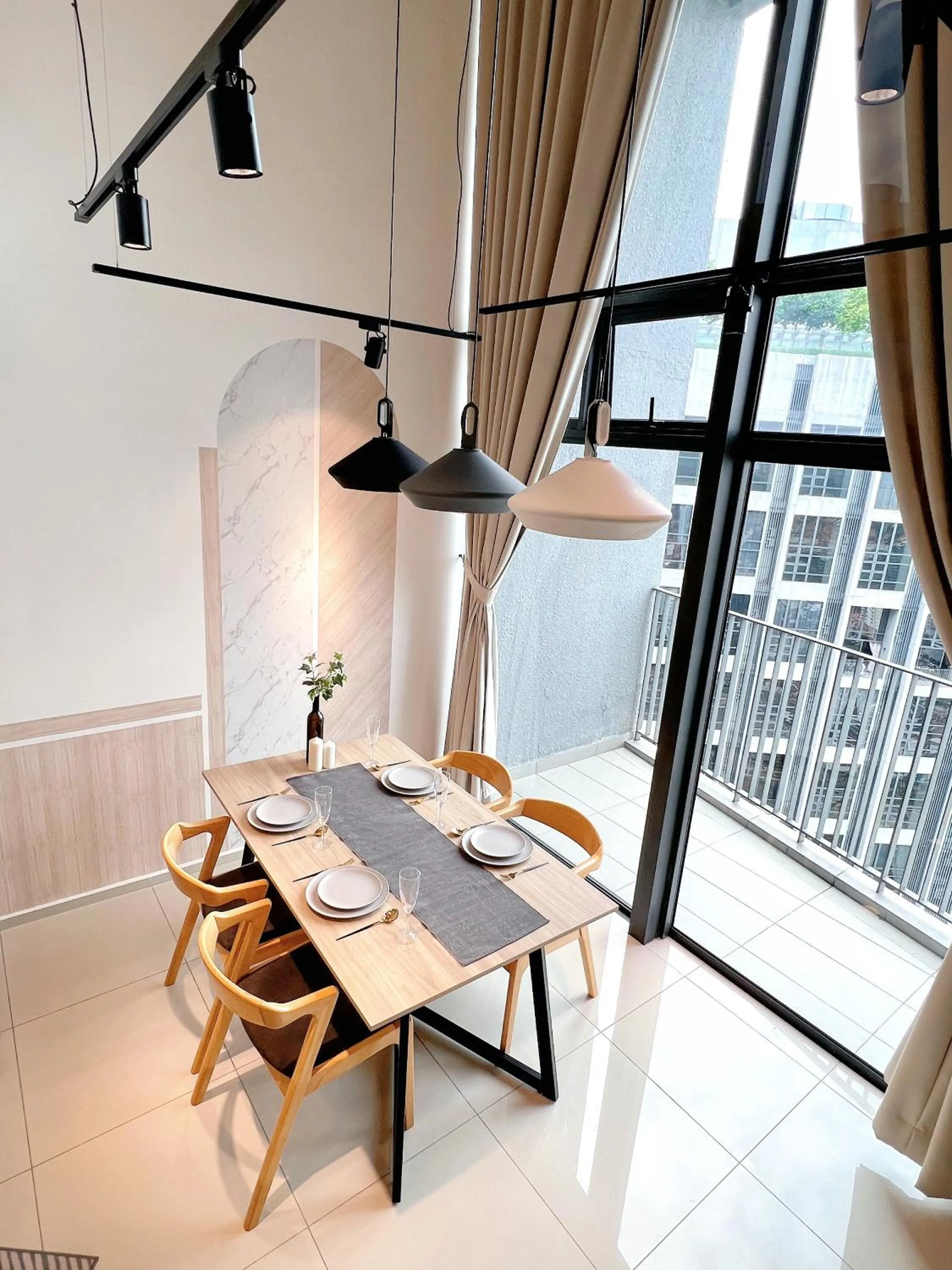 Dining area in EkoCheras Suite by MOKA