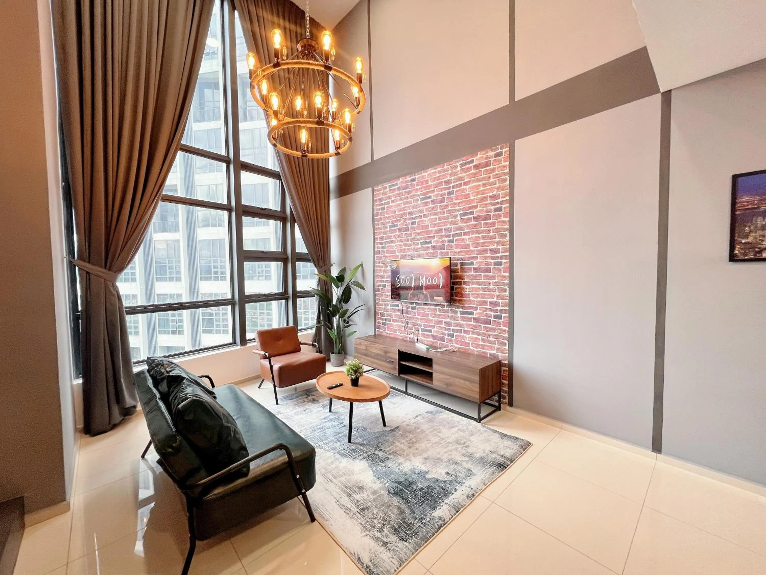 Living room, Bed in EkoCheras Suite by MOKA