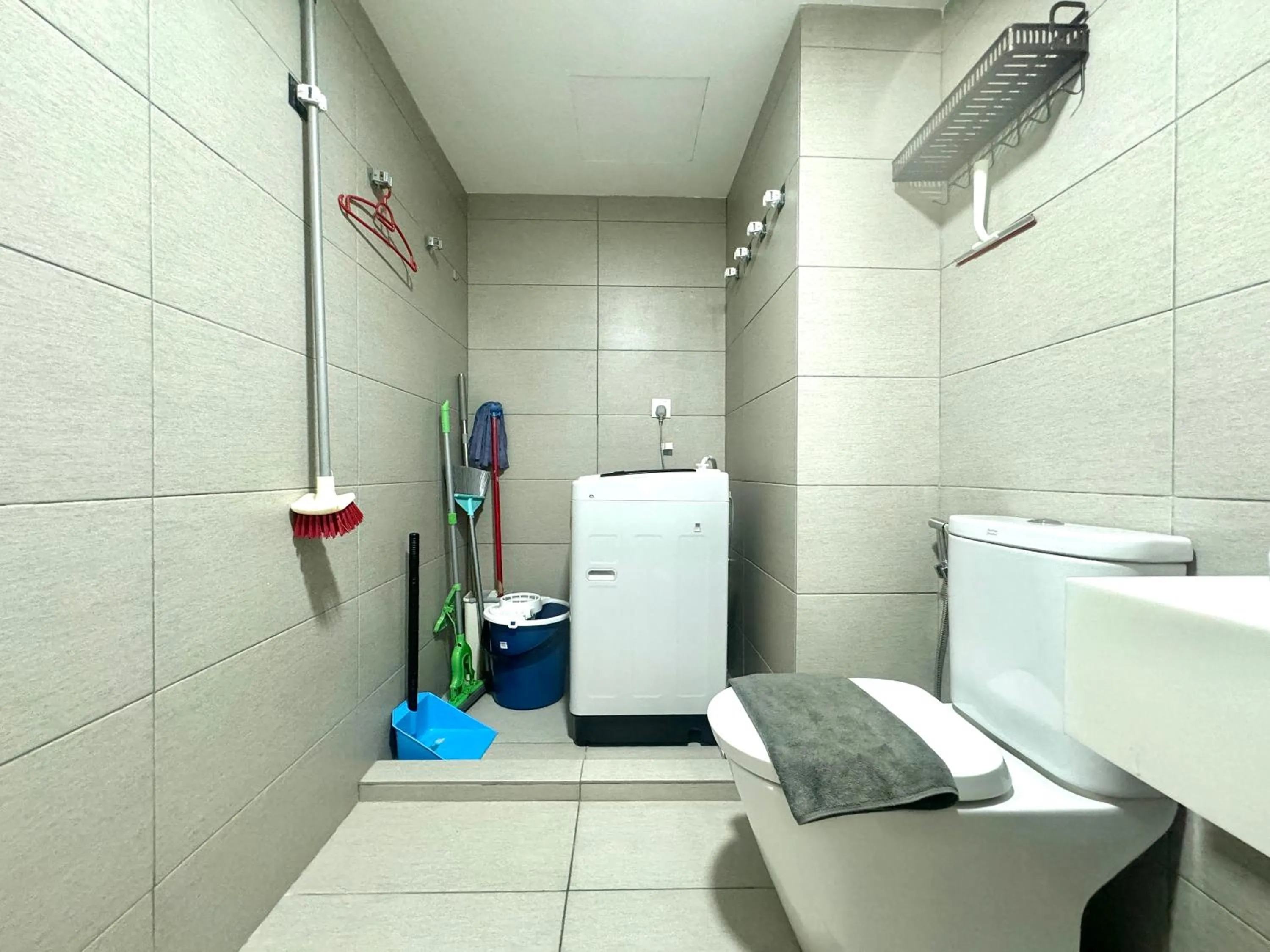 Bathroom in EkoCheras Suite by MOKA