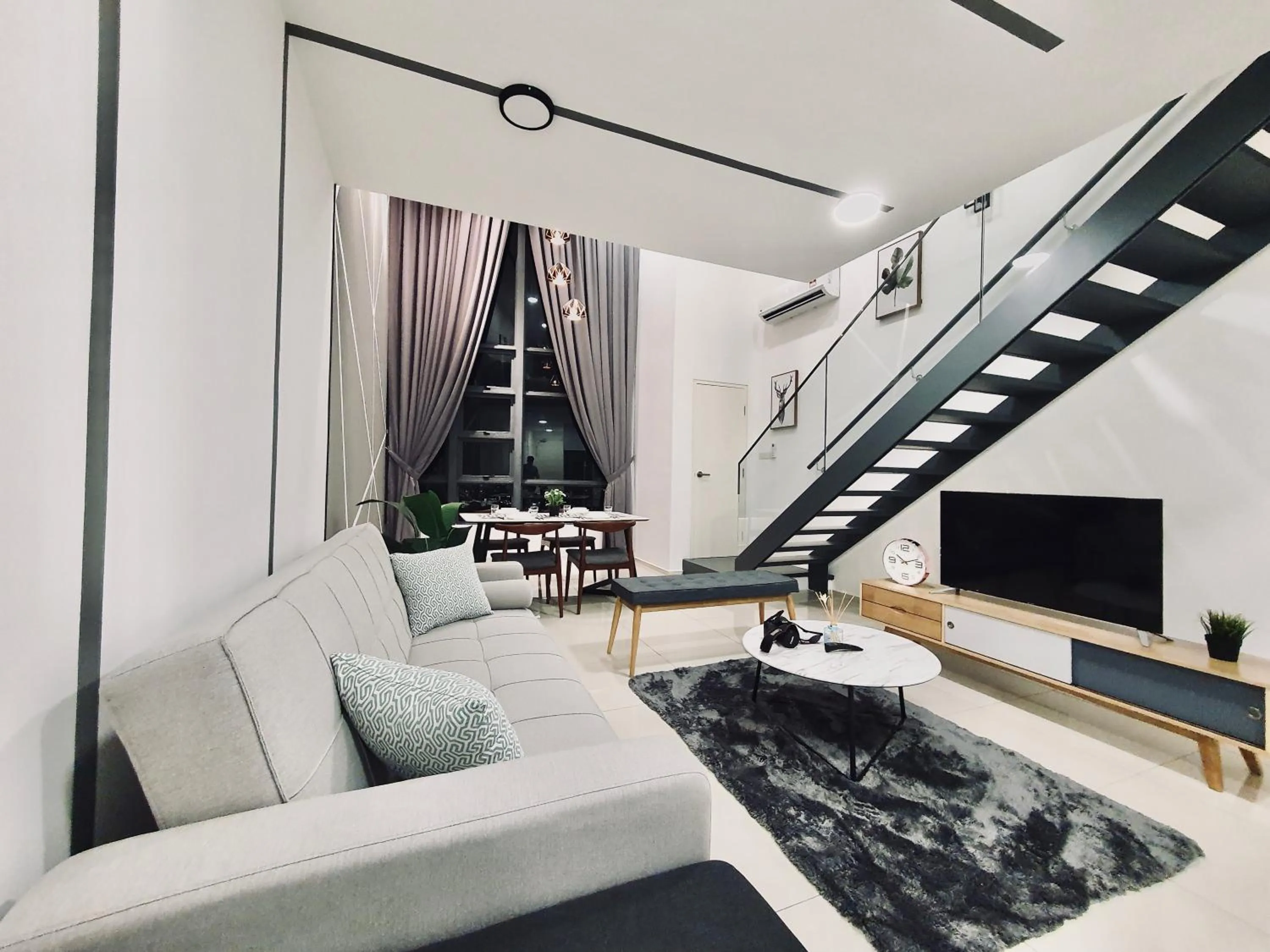 TV and multimedia in EkoCheras Suite by MOKA