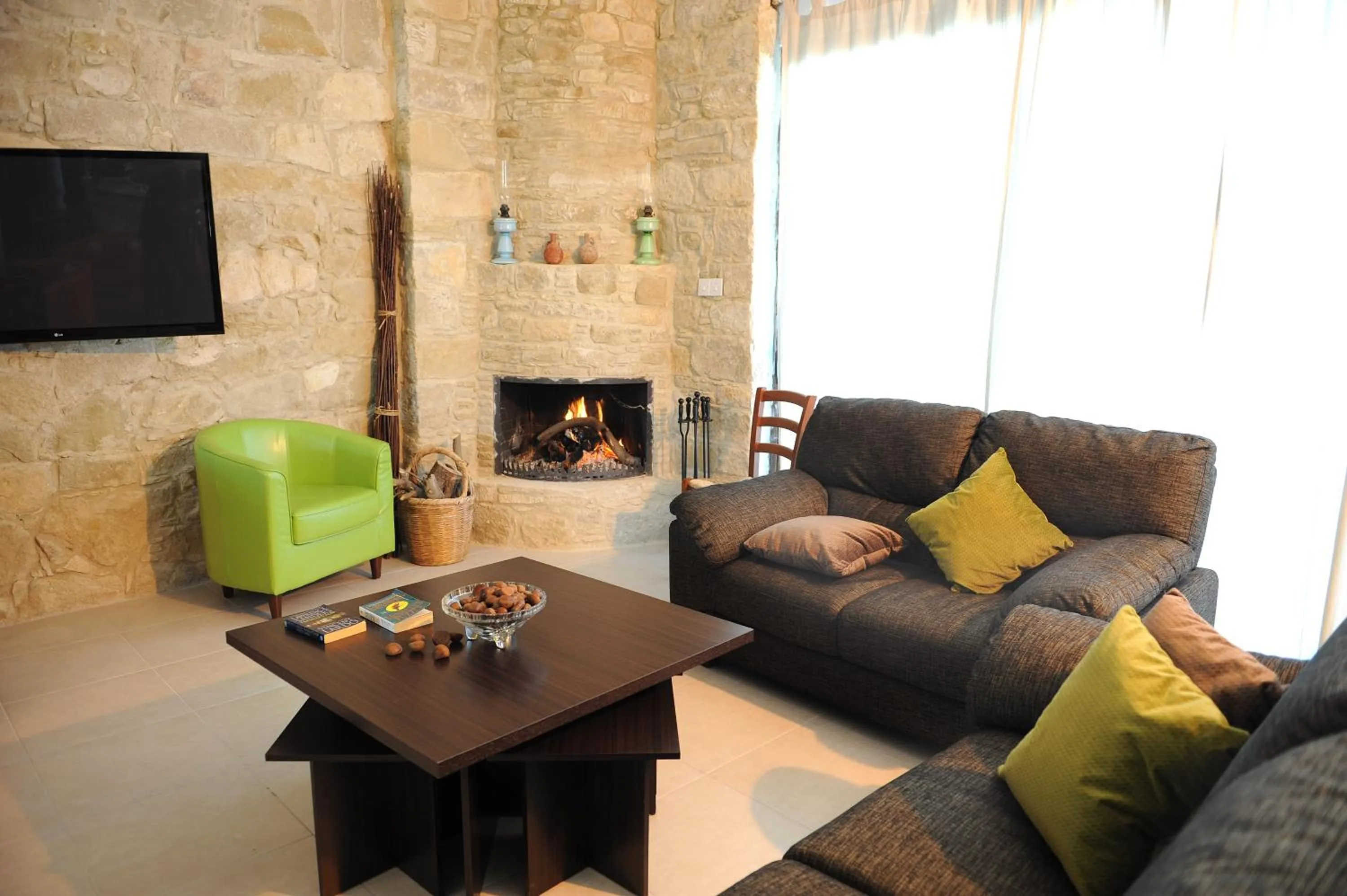 Communal lounge/ TV room in Esperando