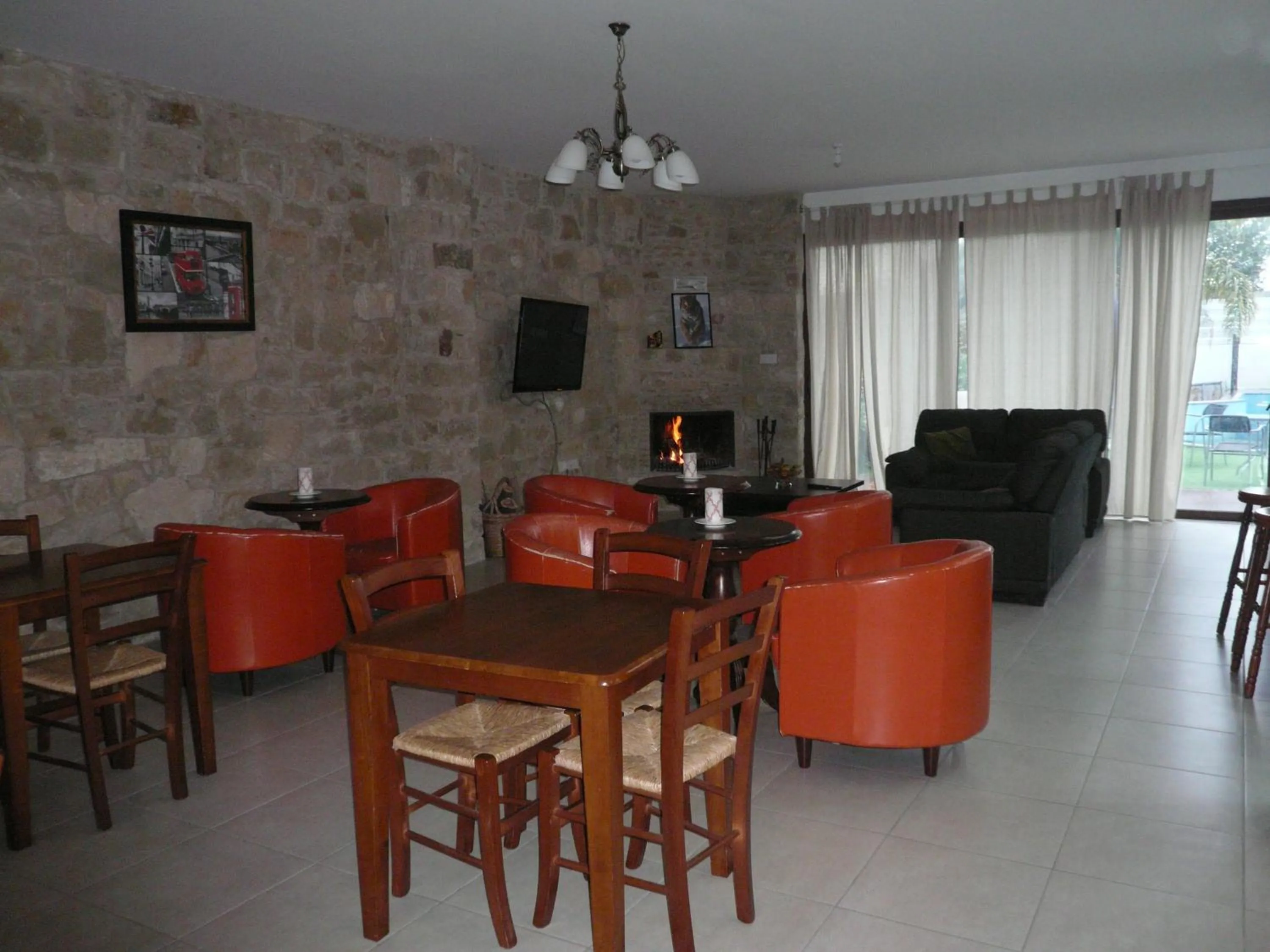 Restaurant/places to eat in Esperando