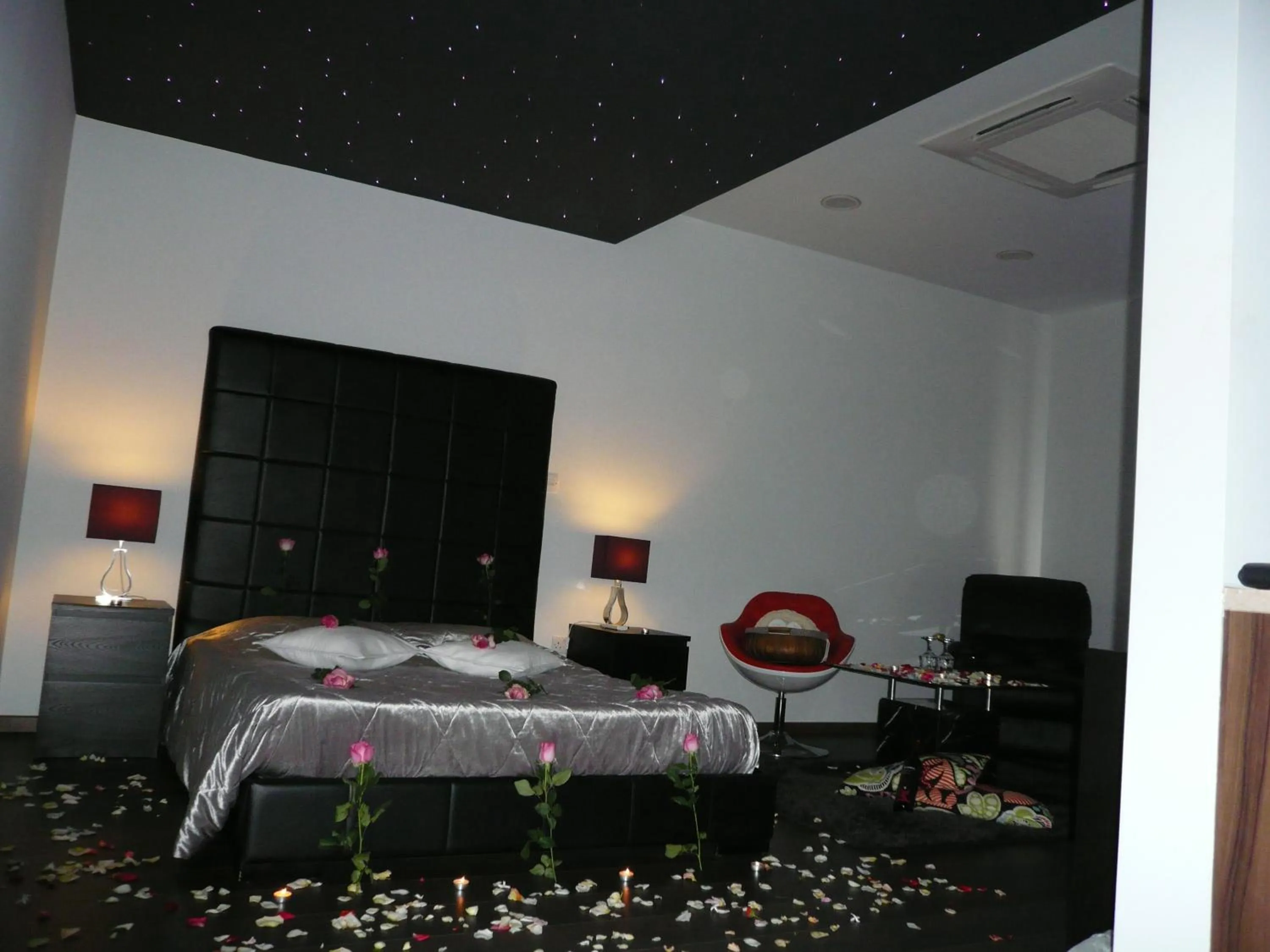 Bedroom, Bed in Esperando