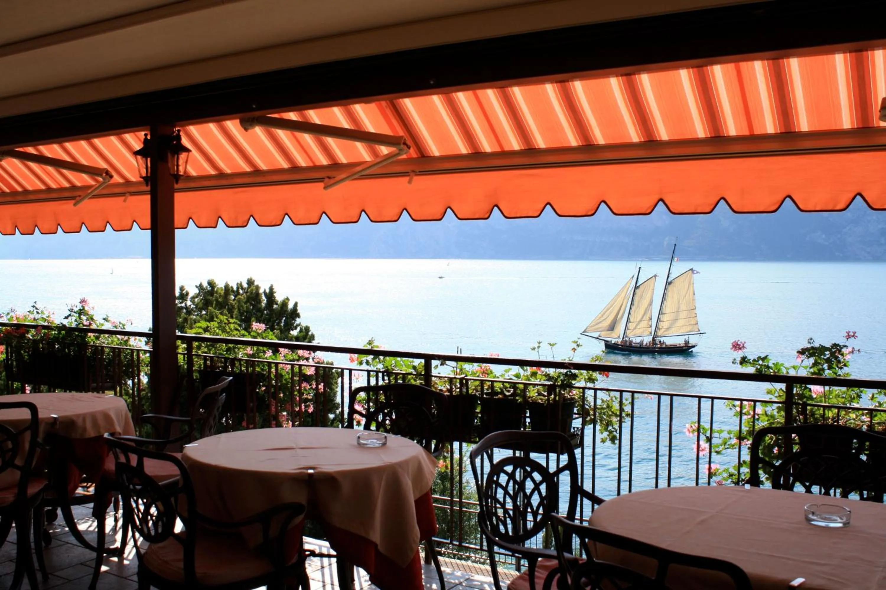 Day in Hotel Villa Carmen