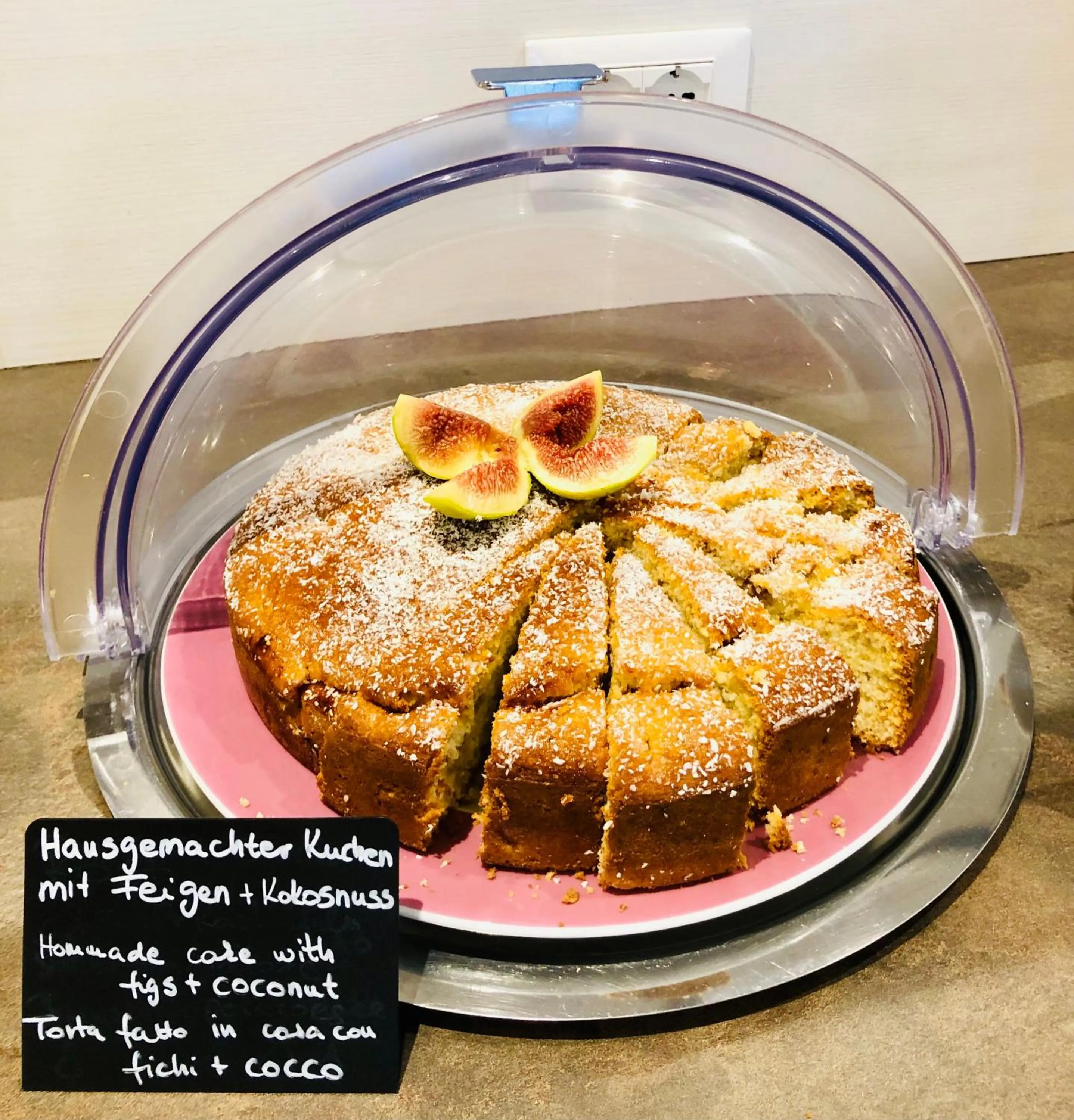 Breakfast in Hotel Villa Carmen