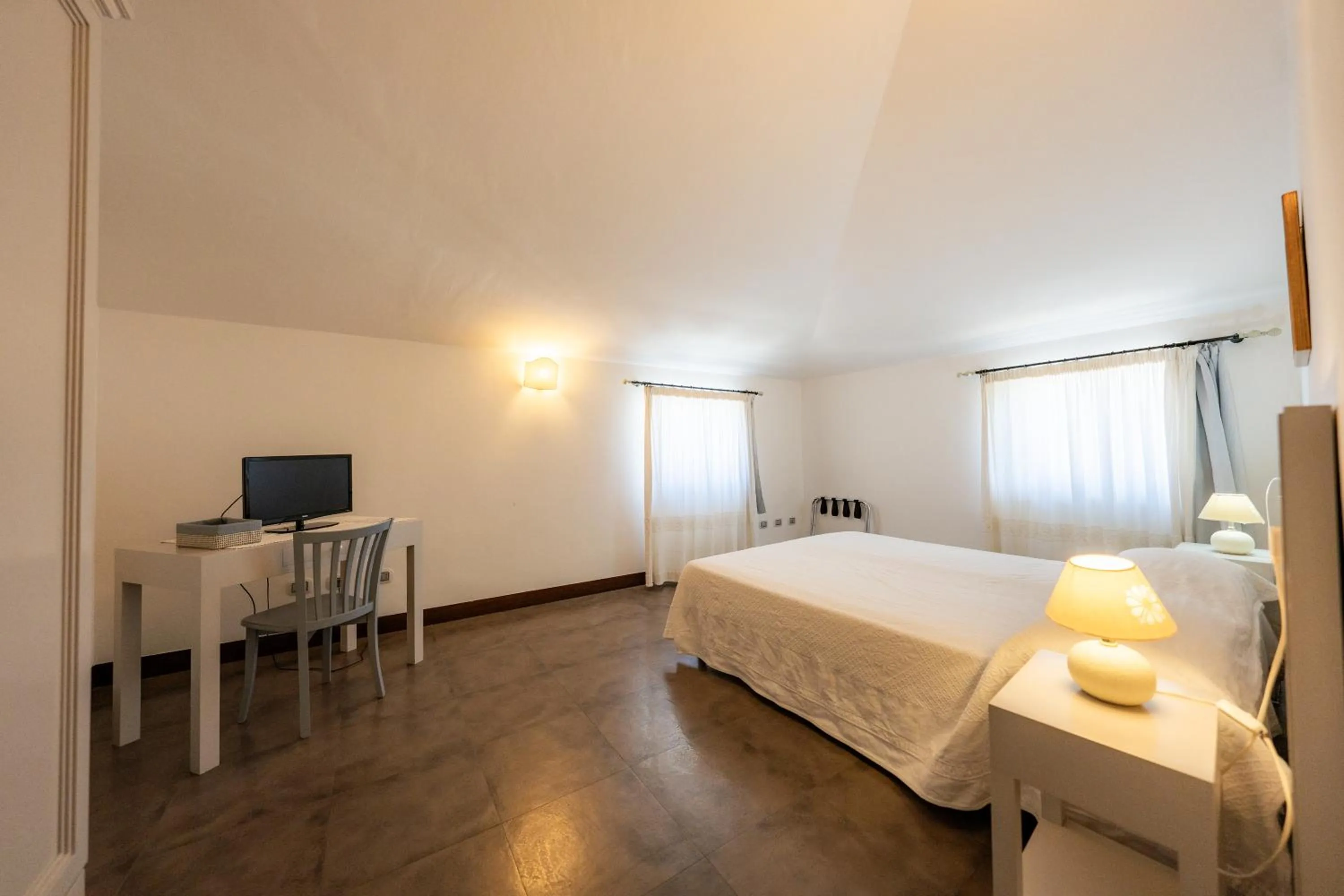 Bed in Albergo Residenziale La Corte