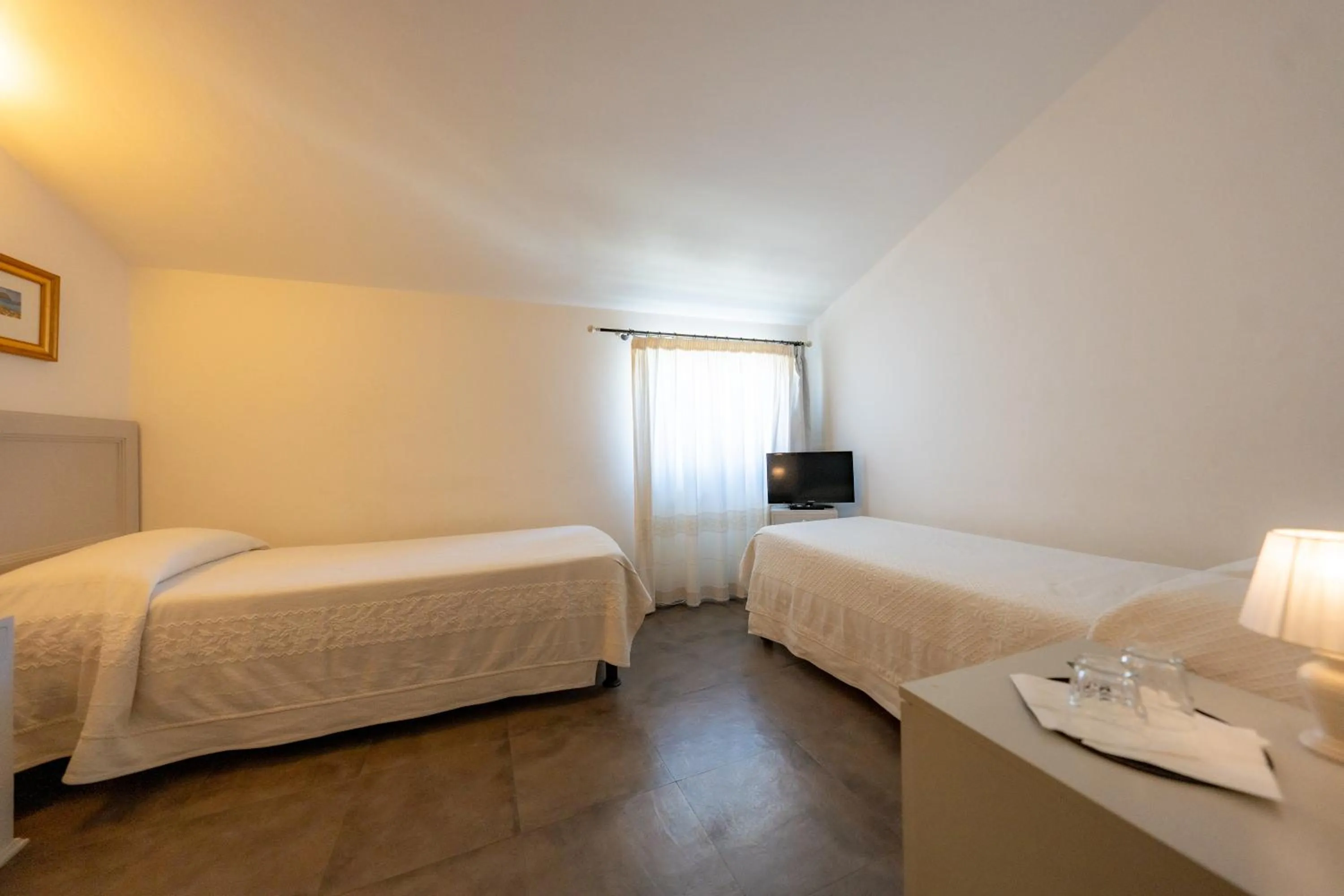 Bed in Albergo Residenziale La Corte