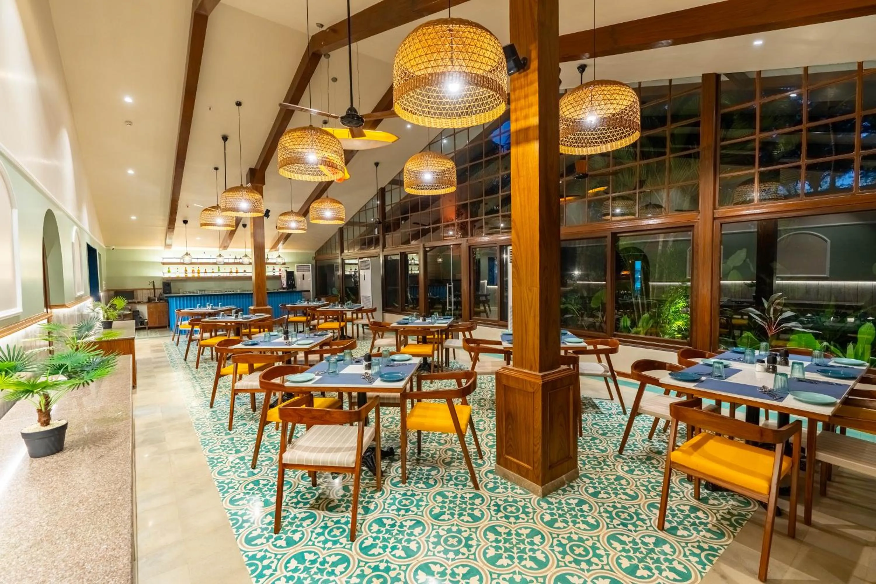 Lounge or bar in Mandrem Beach Resort, a member of Radisson Individuals Retreat