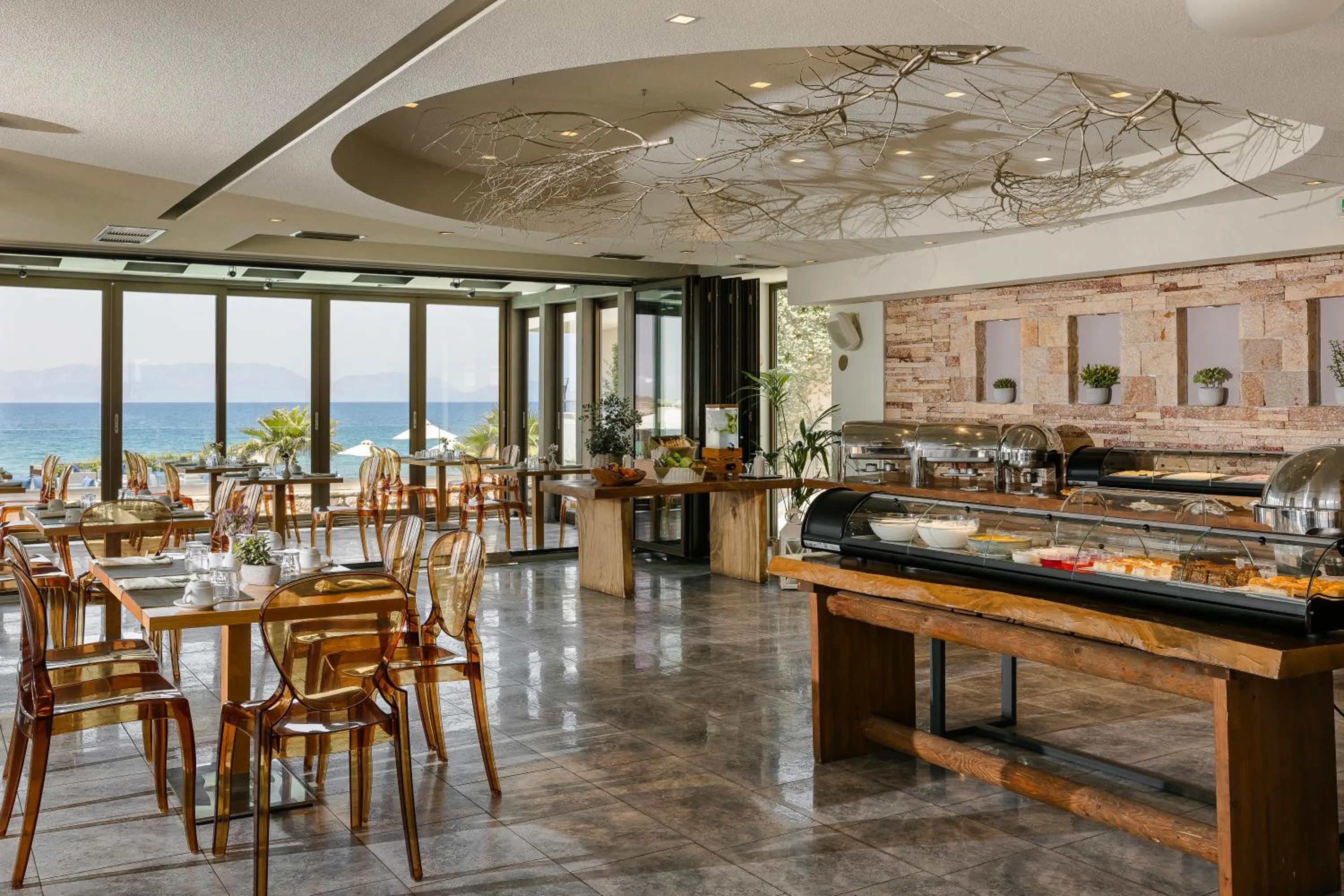 Buffet breakfast in Alas Resort & Spa