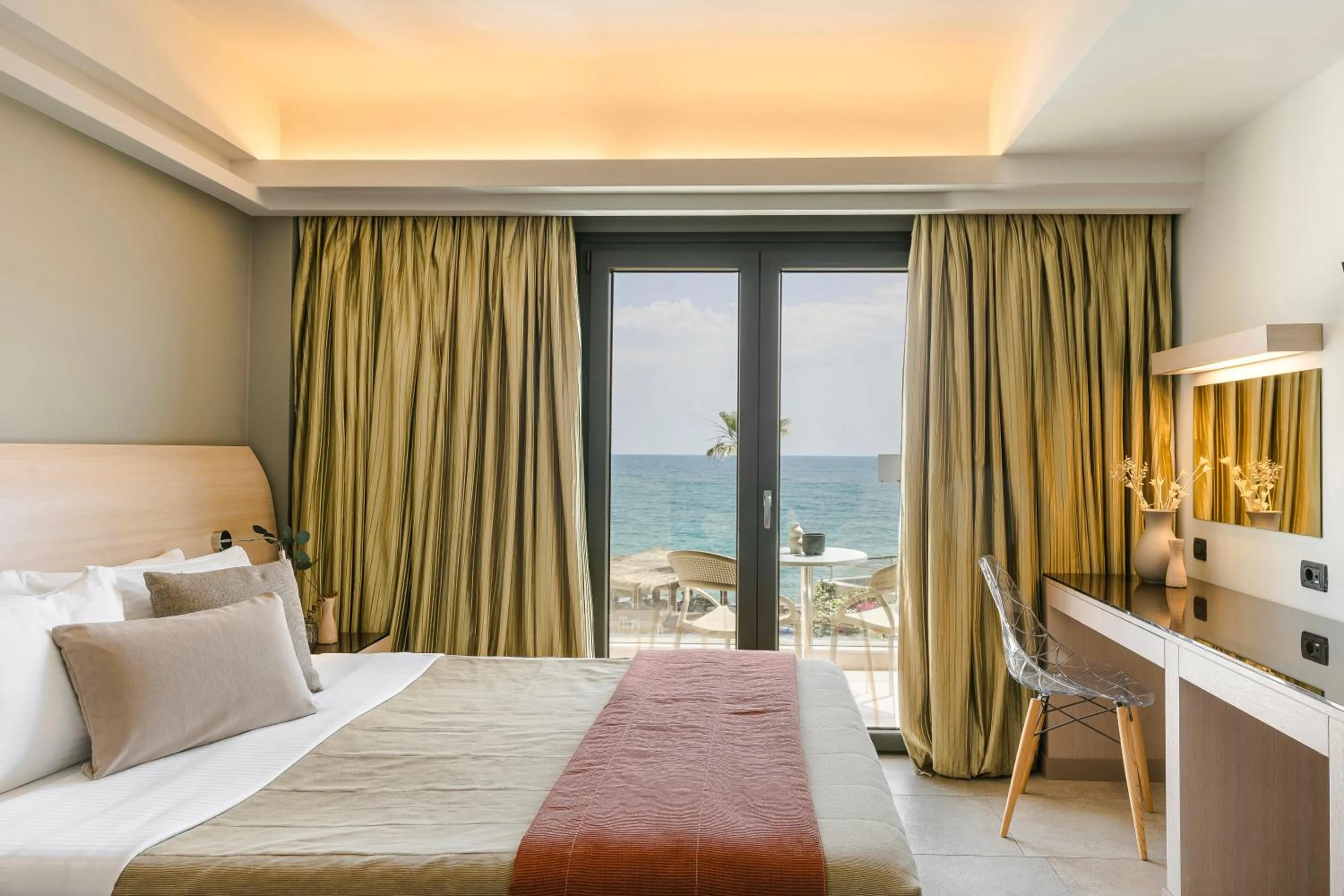 Bed in Alas Resort & Spa