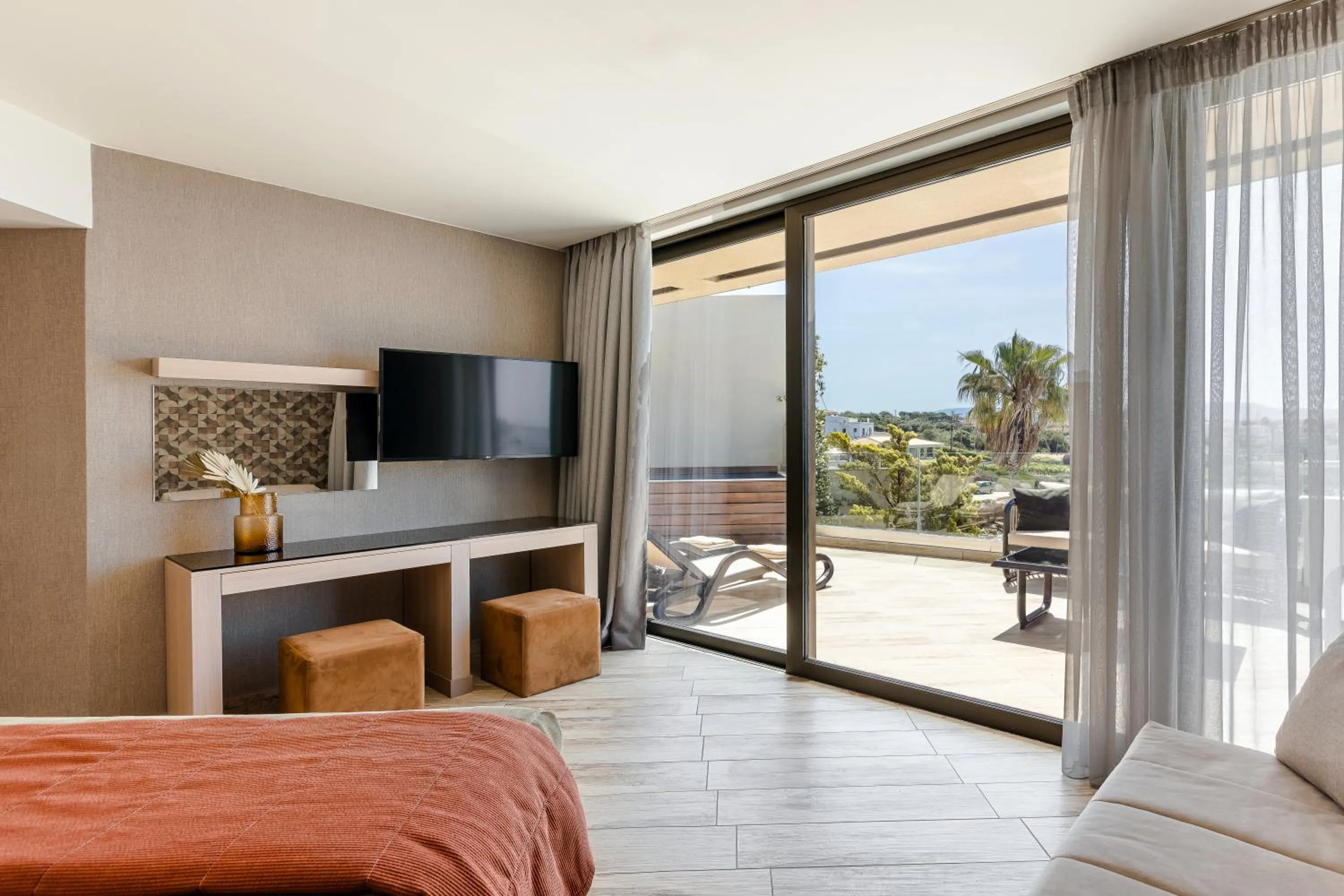 Bed in Alas Resort & Spa