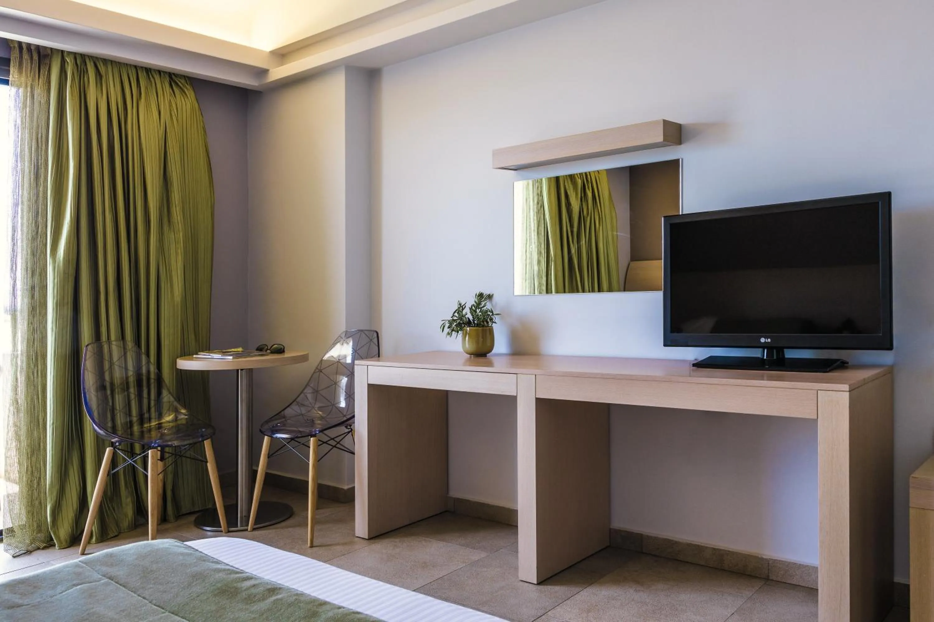 TV and multimedia, Bed in Alas Resort & Spa