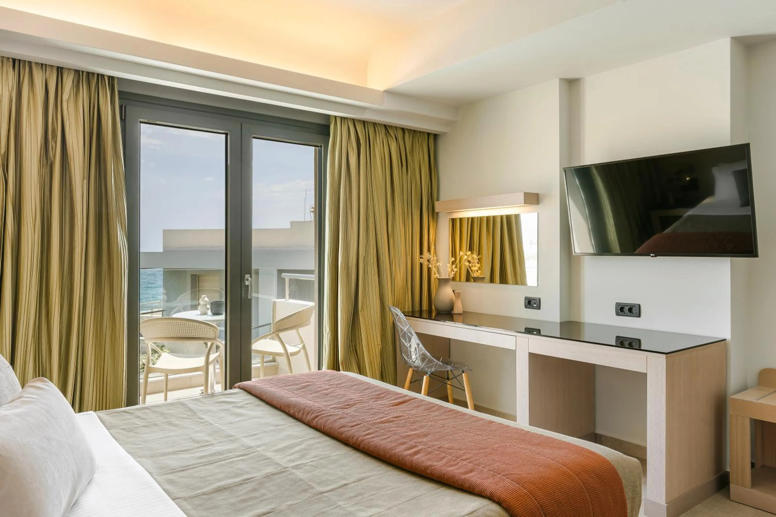 Bed in Alas Resort & Spa