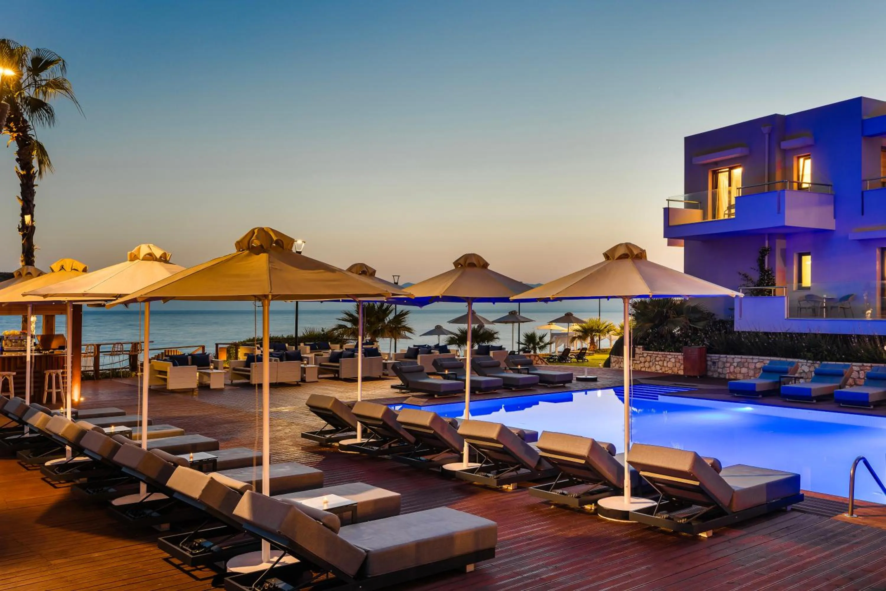 Swimming pool in Alas Resort & Spa