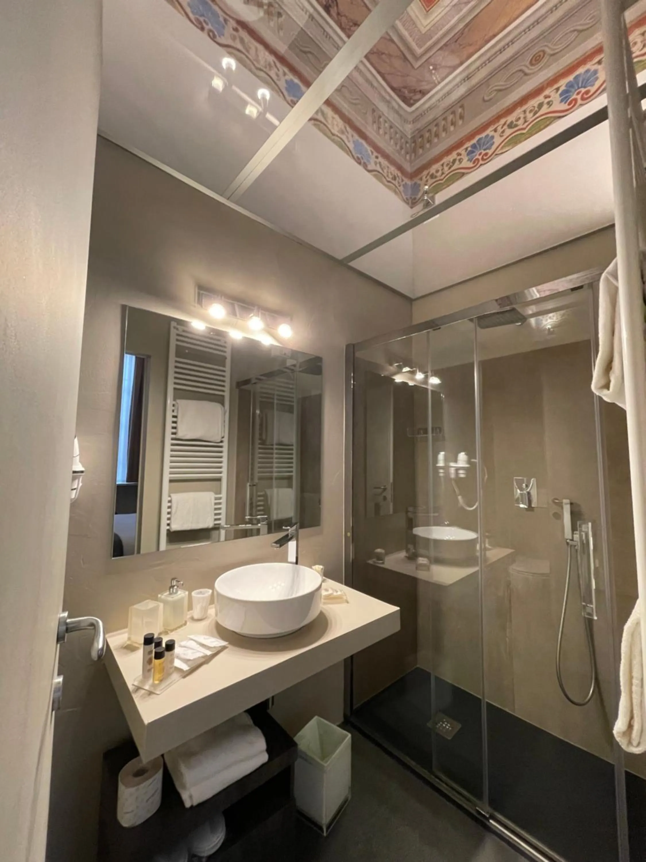 Bathroom in LUCUS Exclusive Bed and Breakfast