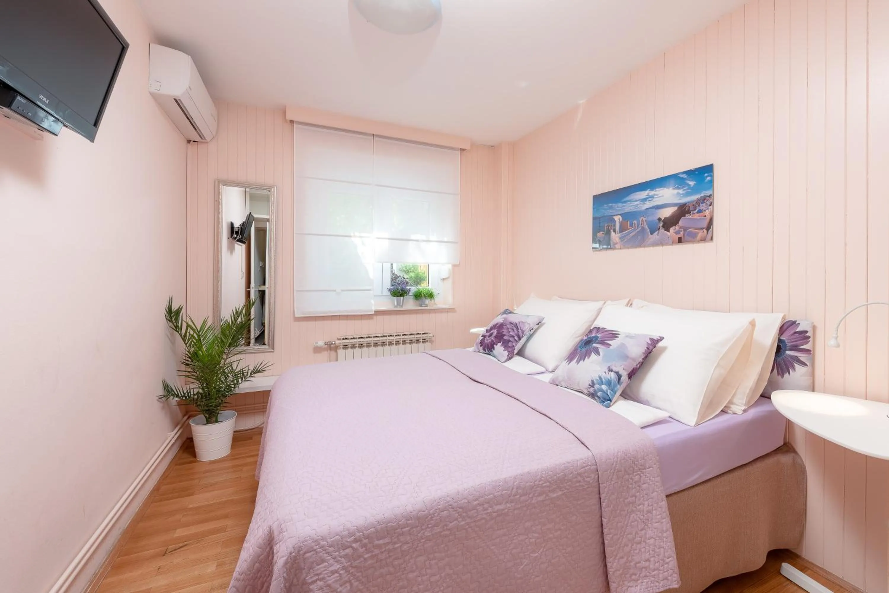 Photo of the whole room, Bed in Anastasia Suites Zagreb