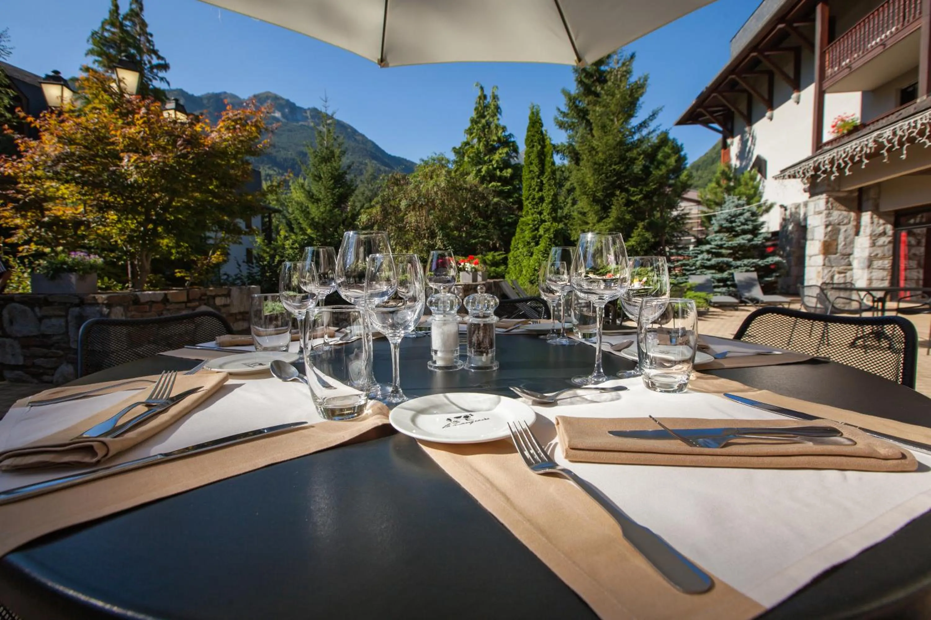 Patio in Mercure Saint-Lary