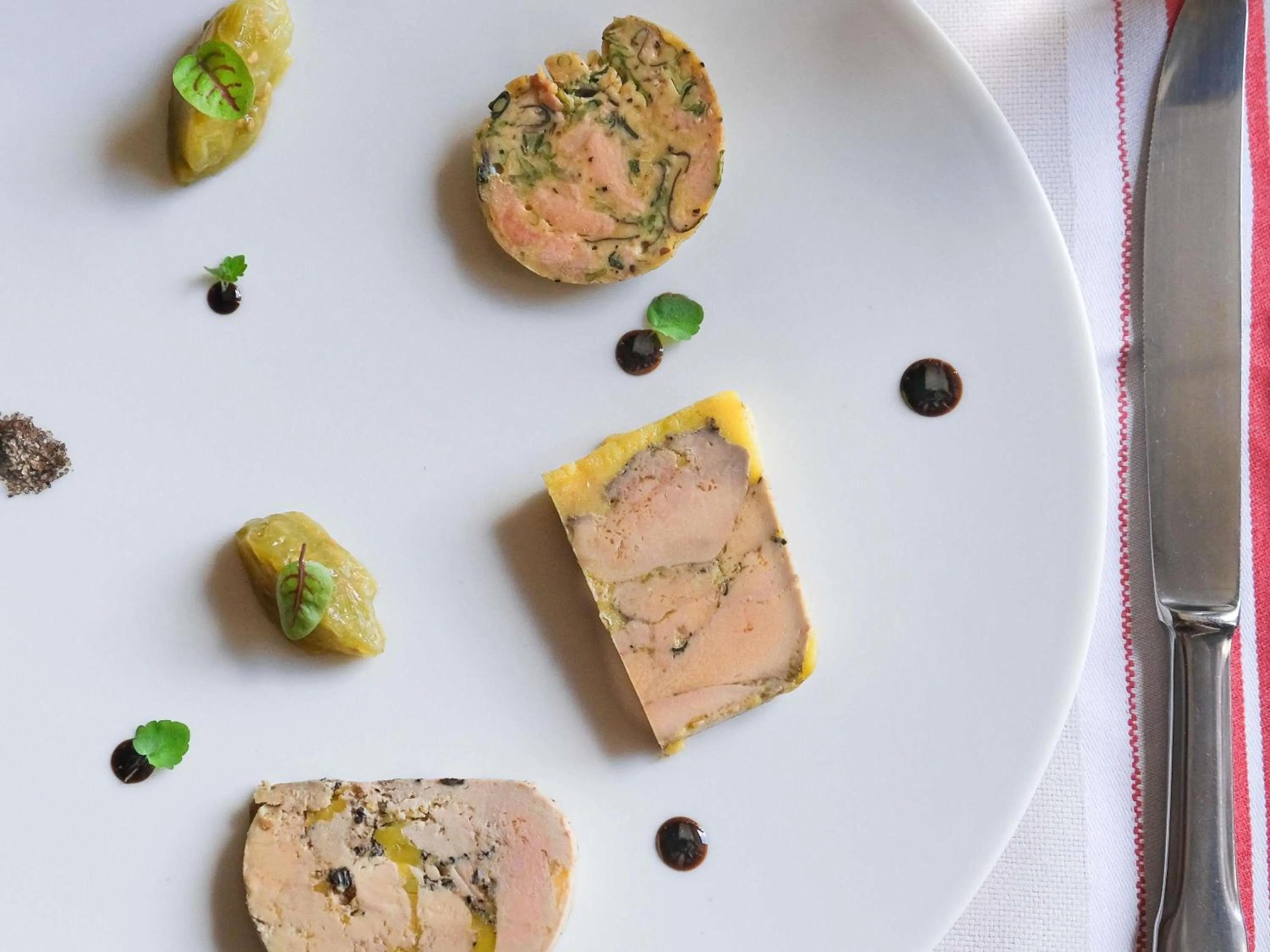 Restaurant/places to eat in Mercure Saint-Lary