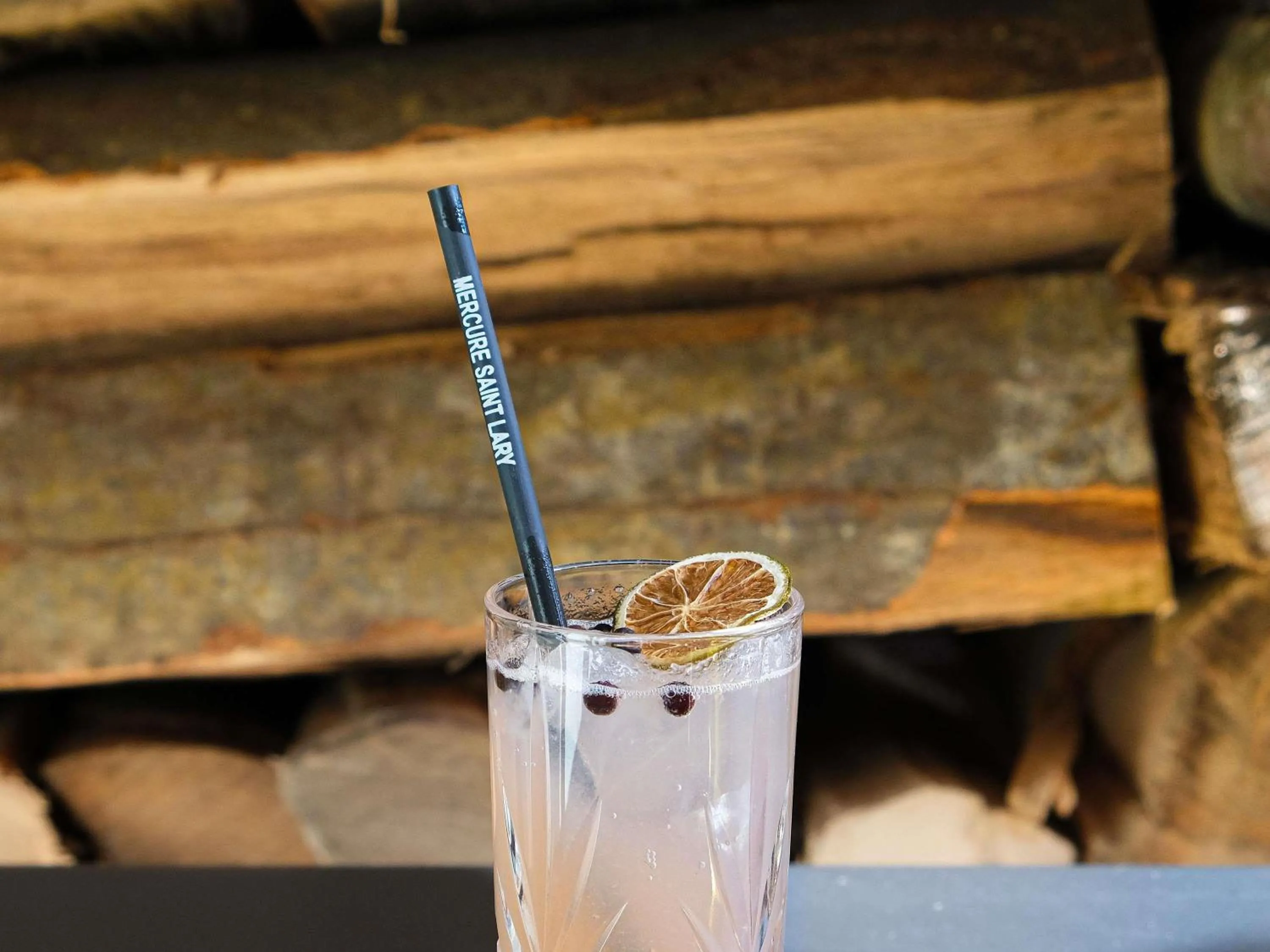 Lounge or bar in Mercure Saint-Lary