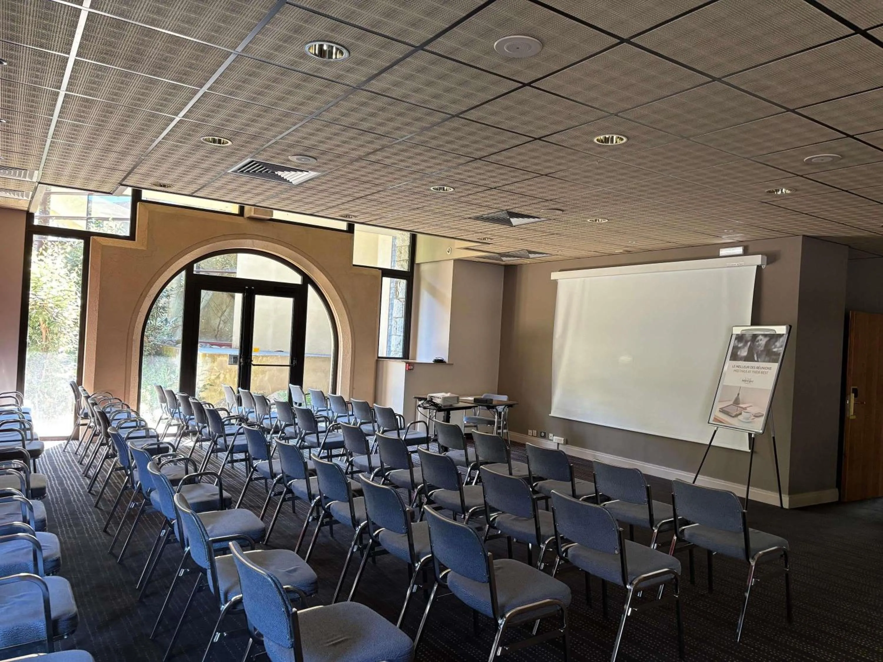 Meeting/conference room in Mercure Saint-Lary