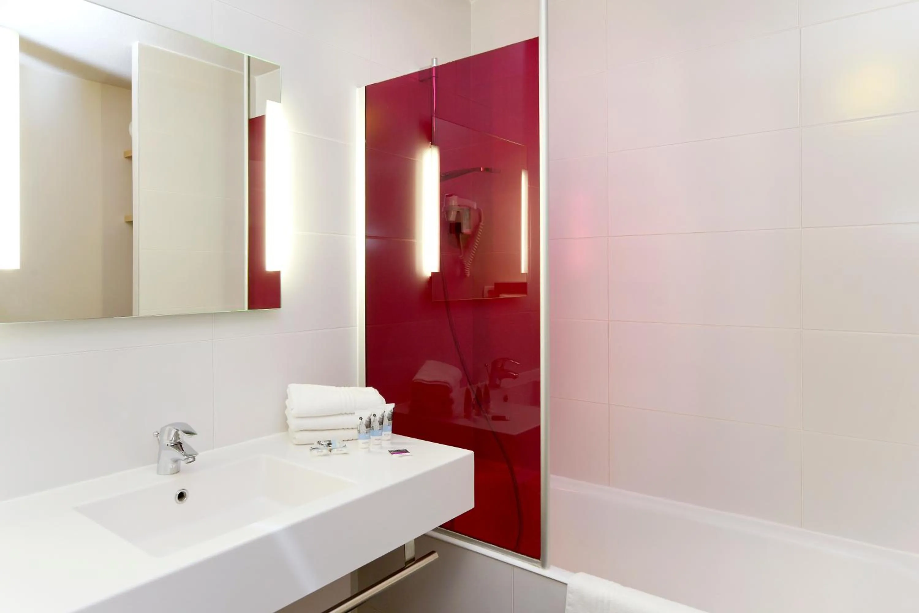 Bathroom in Mercure Saint-Lary