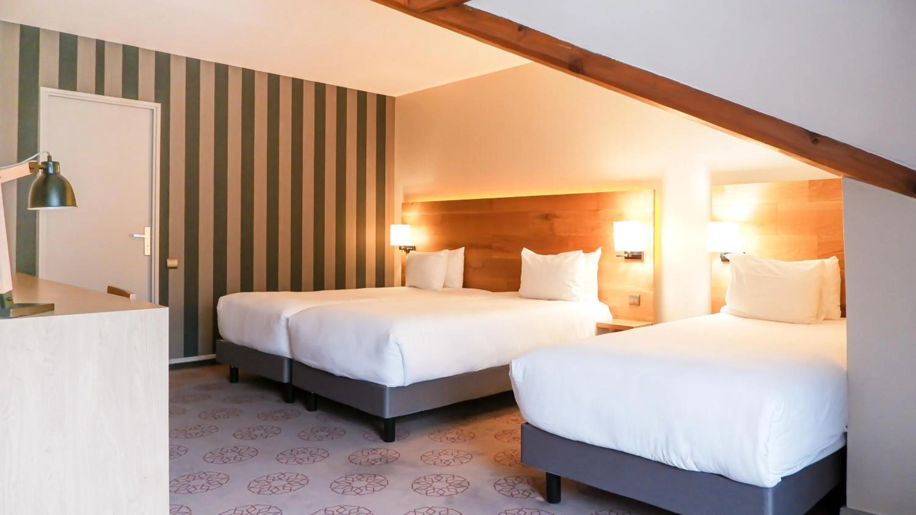 Bed in Mercure Saint-Lary