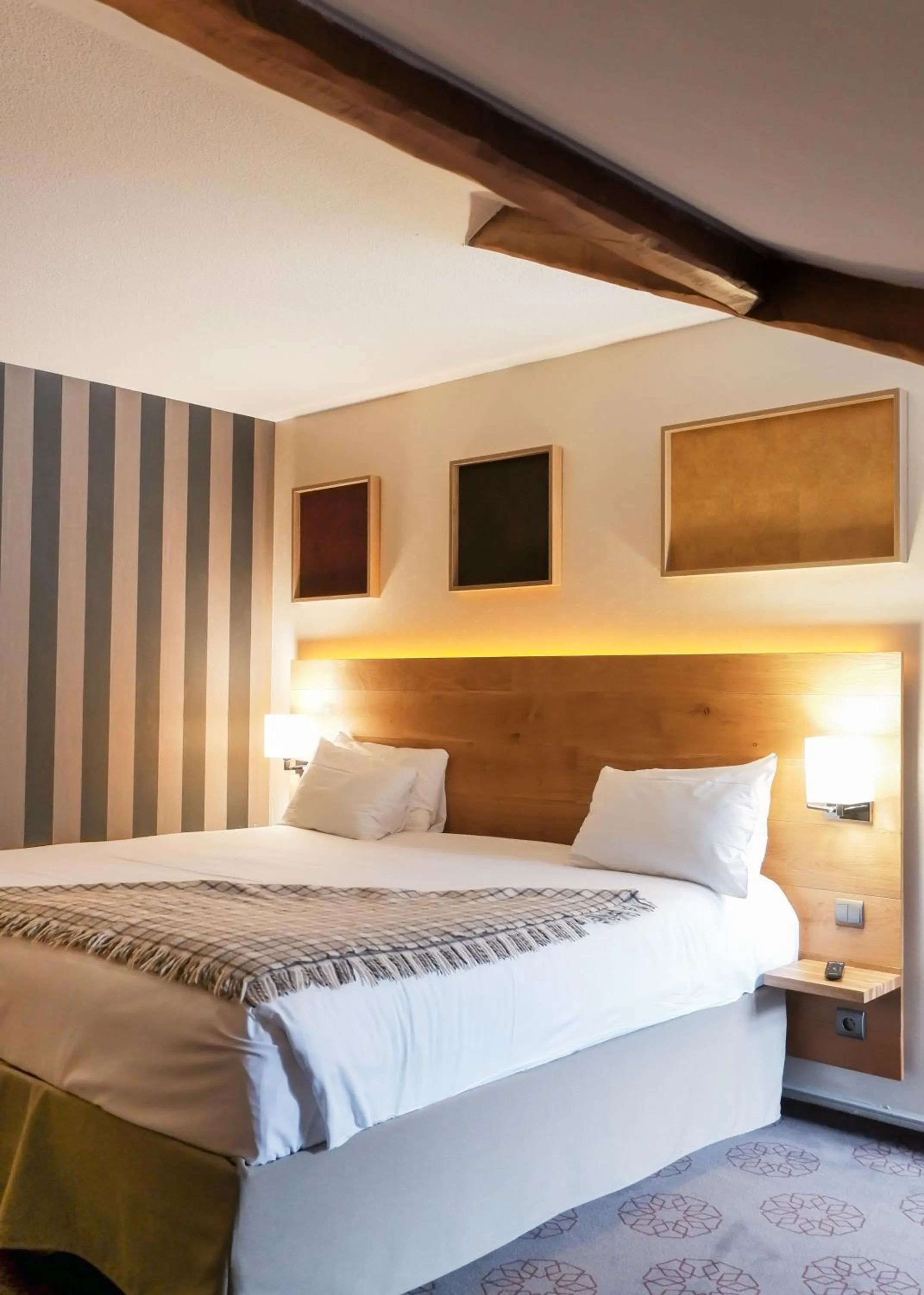 Bed in Mercure Saint-Lary