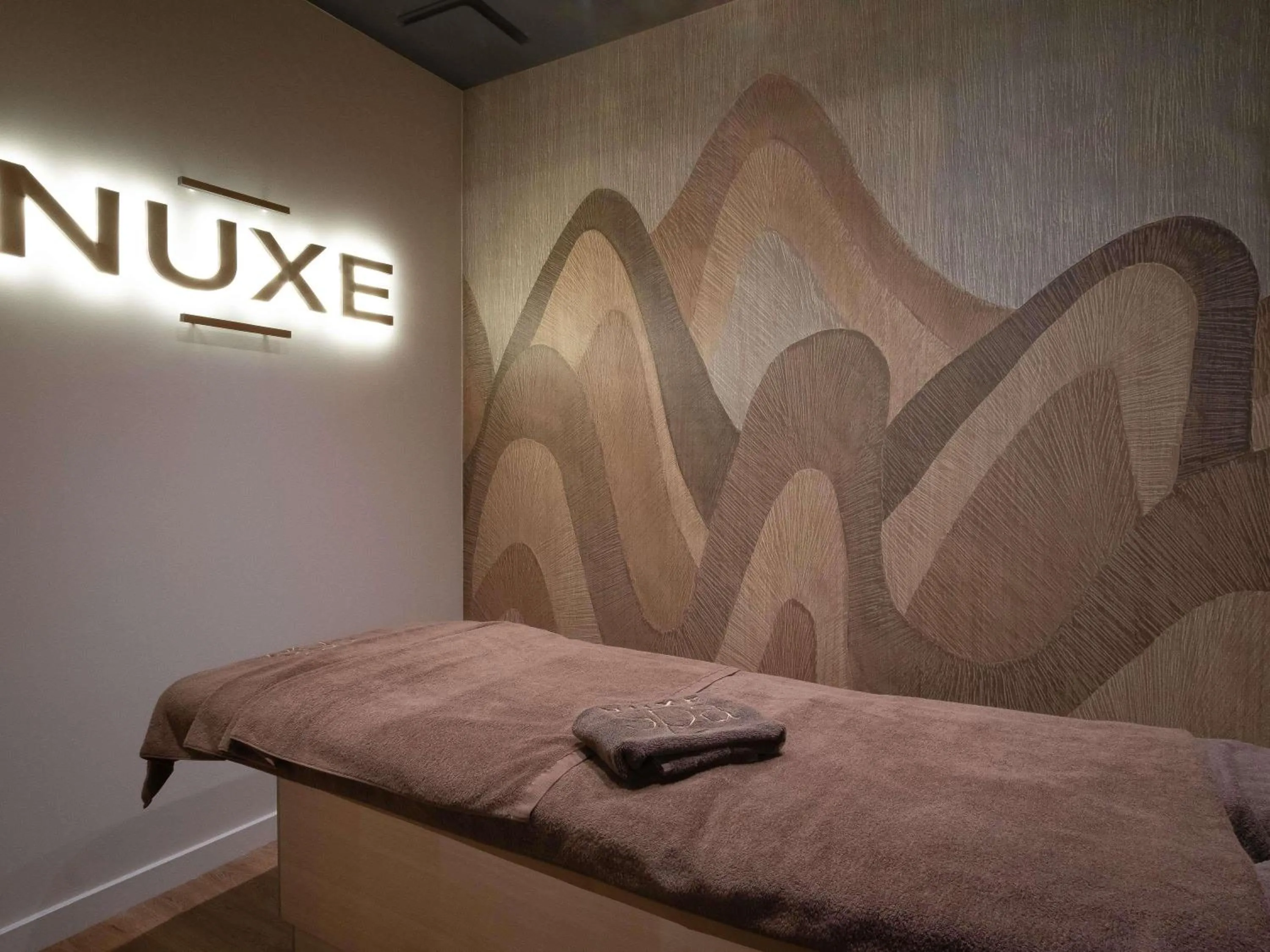 Spa and wellness centre/facilities in Mercure Saint-Lary