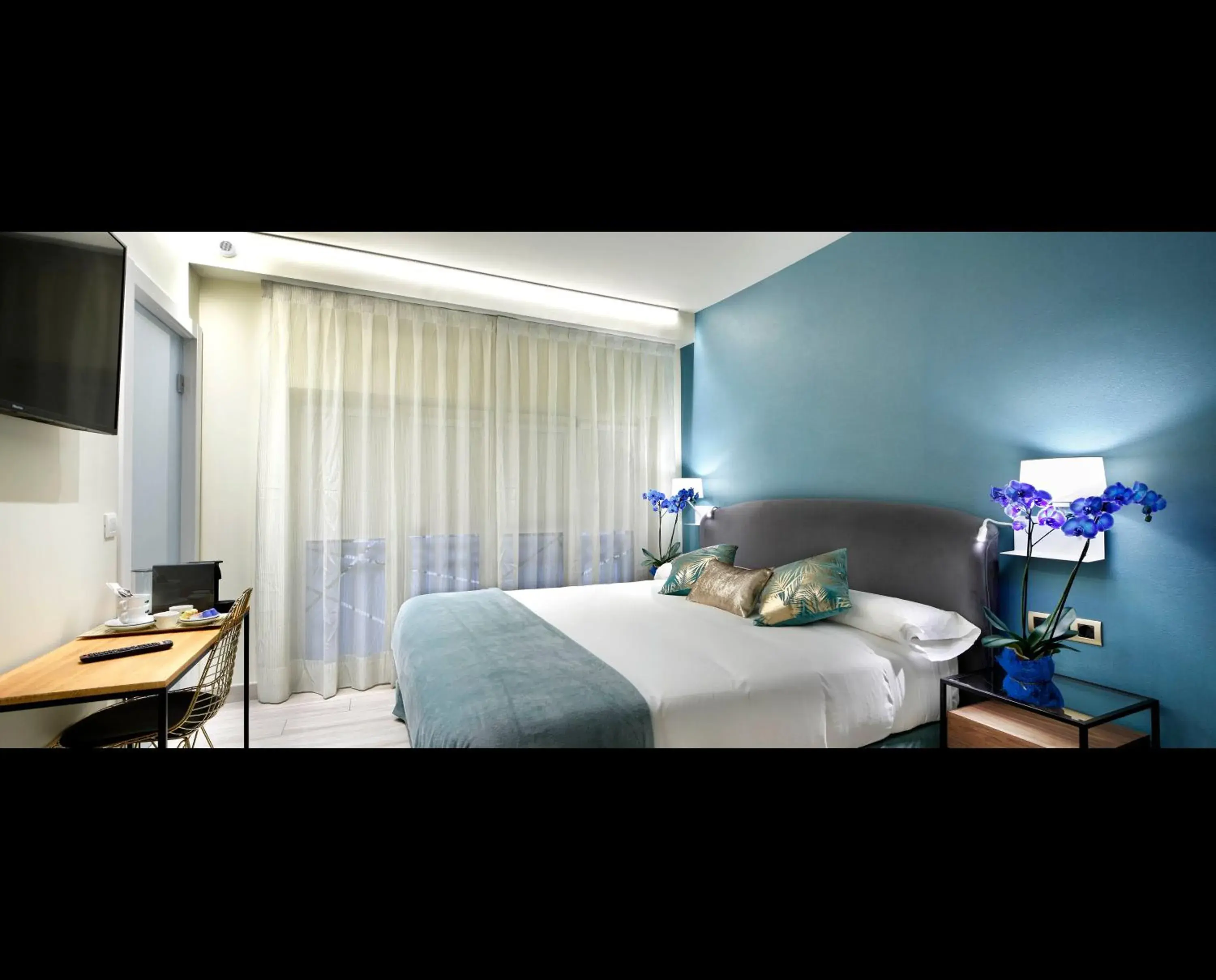 Deluxe Queen Room in Pensión Plaza Nueva Deluxe Queen Room in Pensión Plaza Nueva