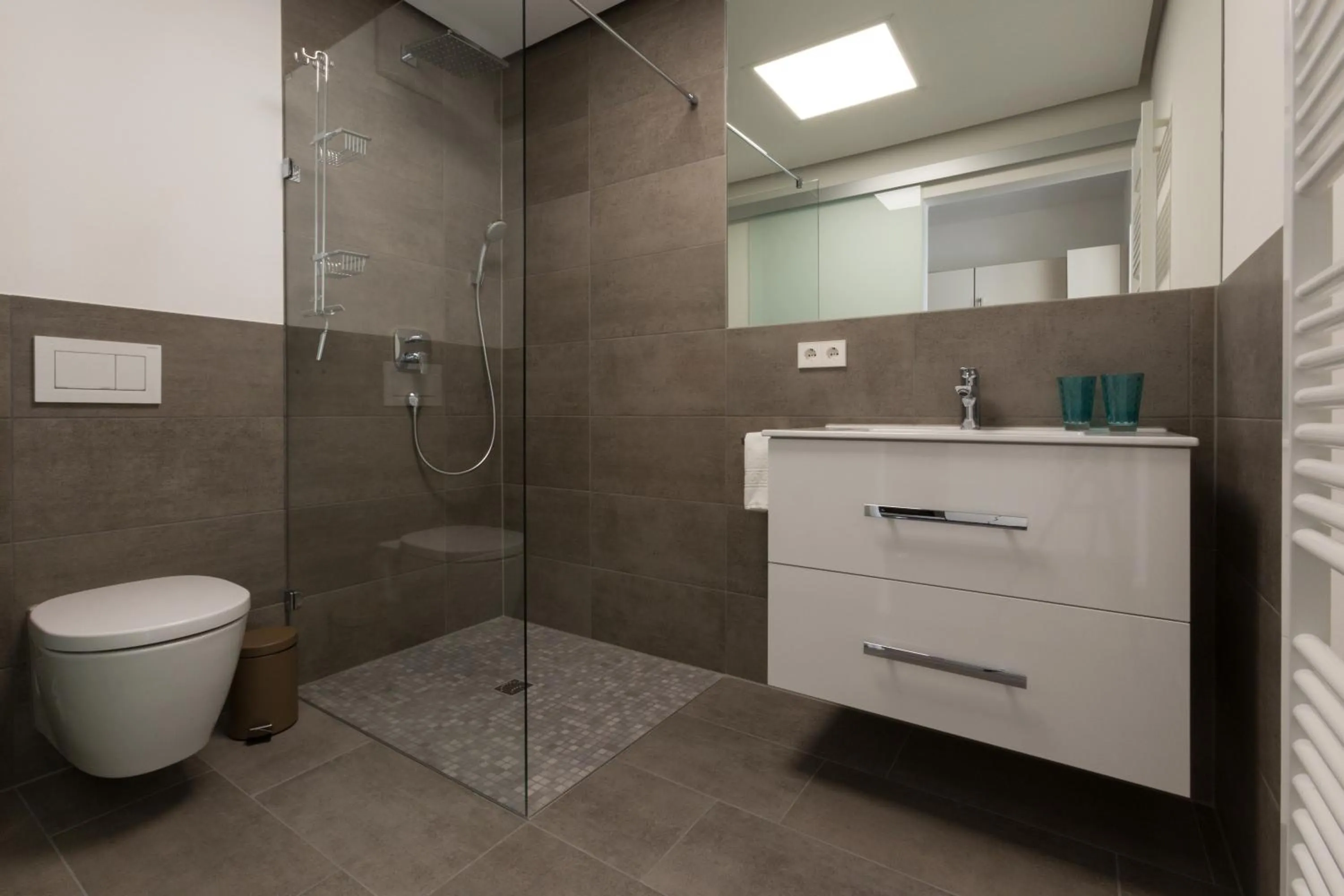 Bathroom in Boardinghouse E68