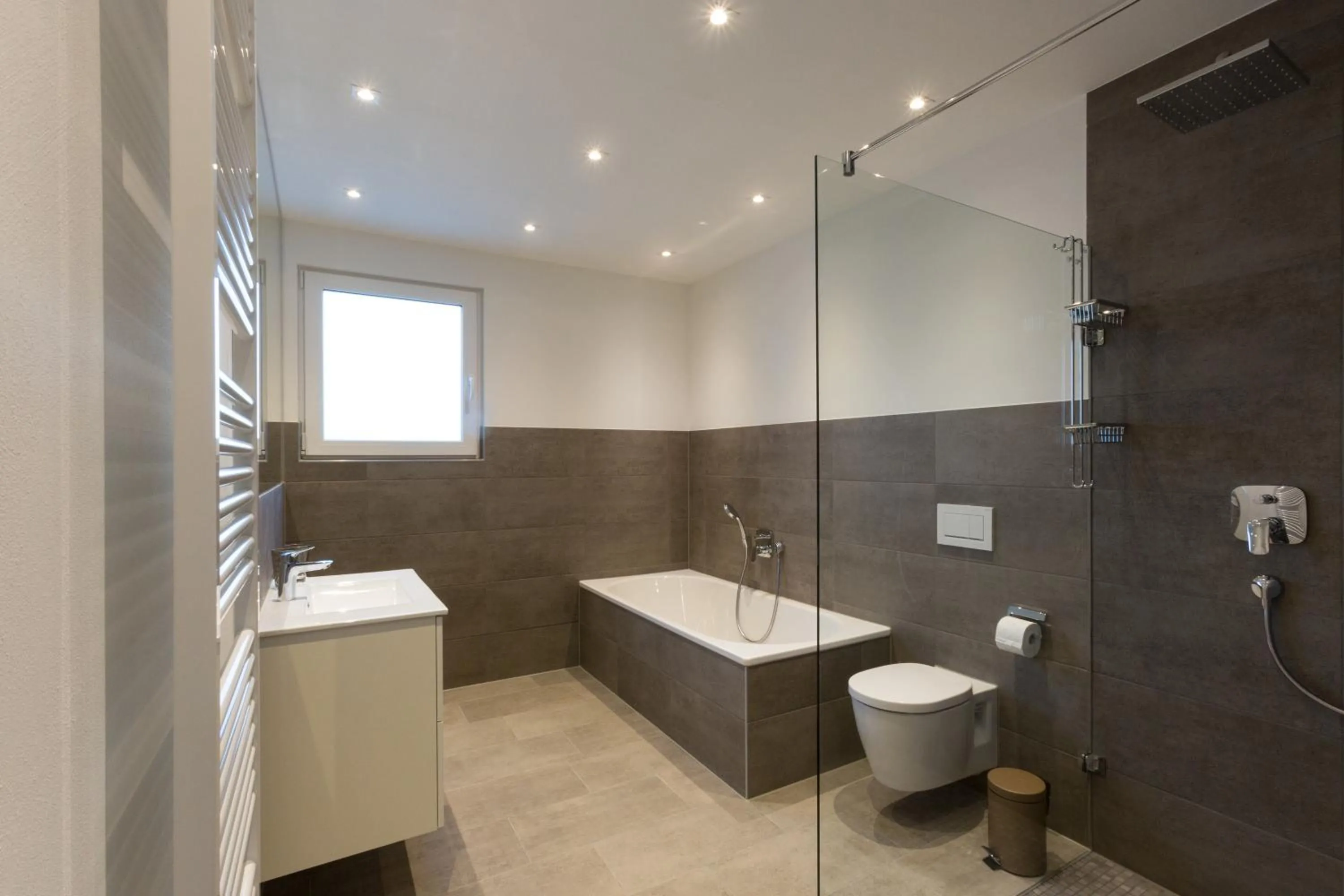 Bathroom in Boardinghouse E68