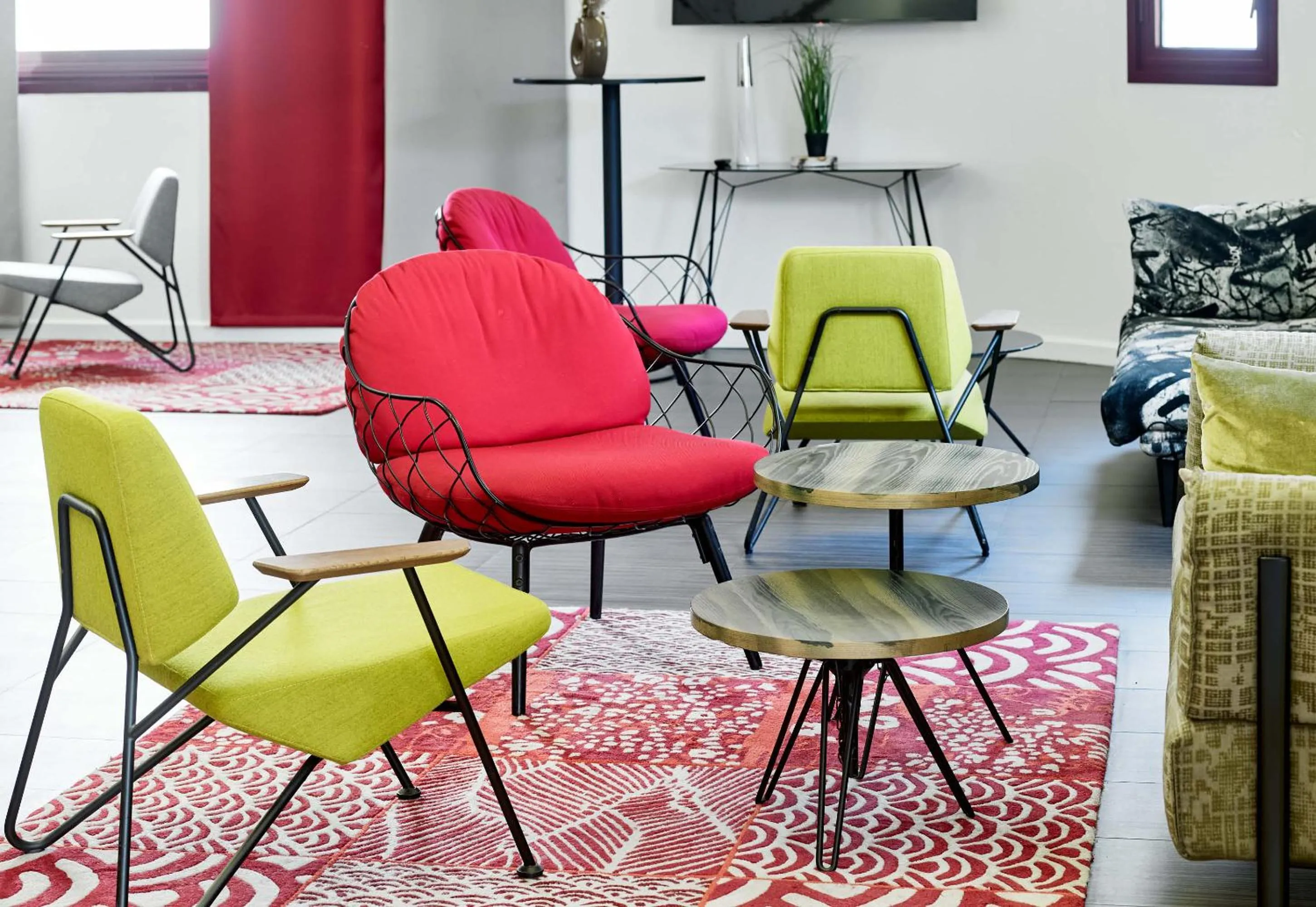 Seating area in B&B HOTEL Saint-Quentin-en-Yvelines Centre Gare 4 étoiles