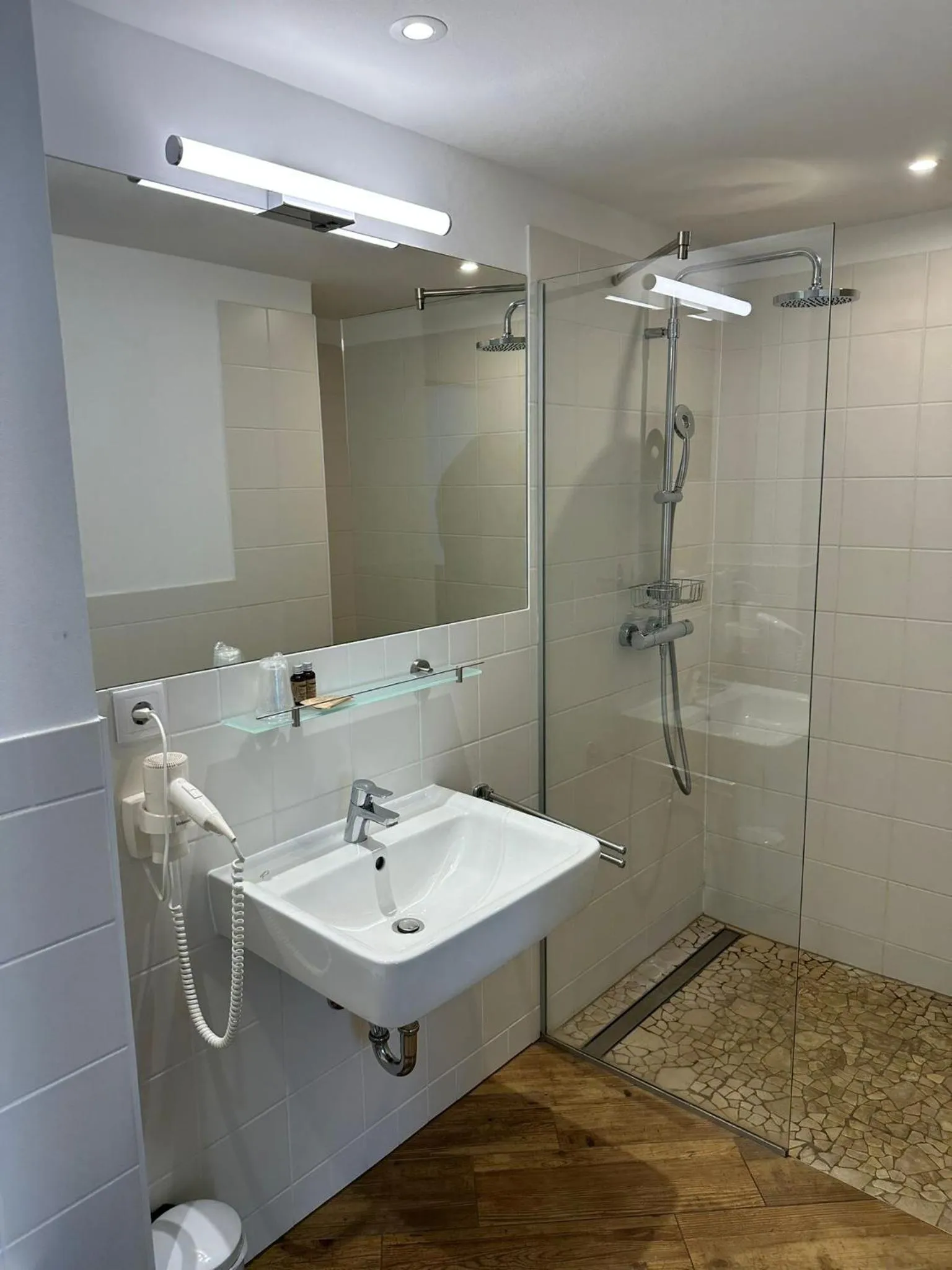Shower in Versava Apartments