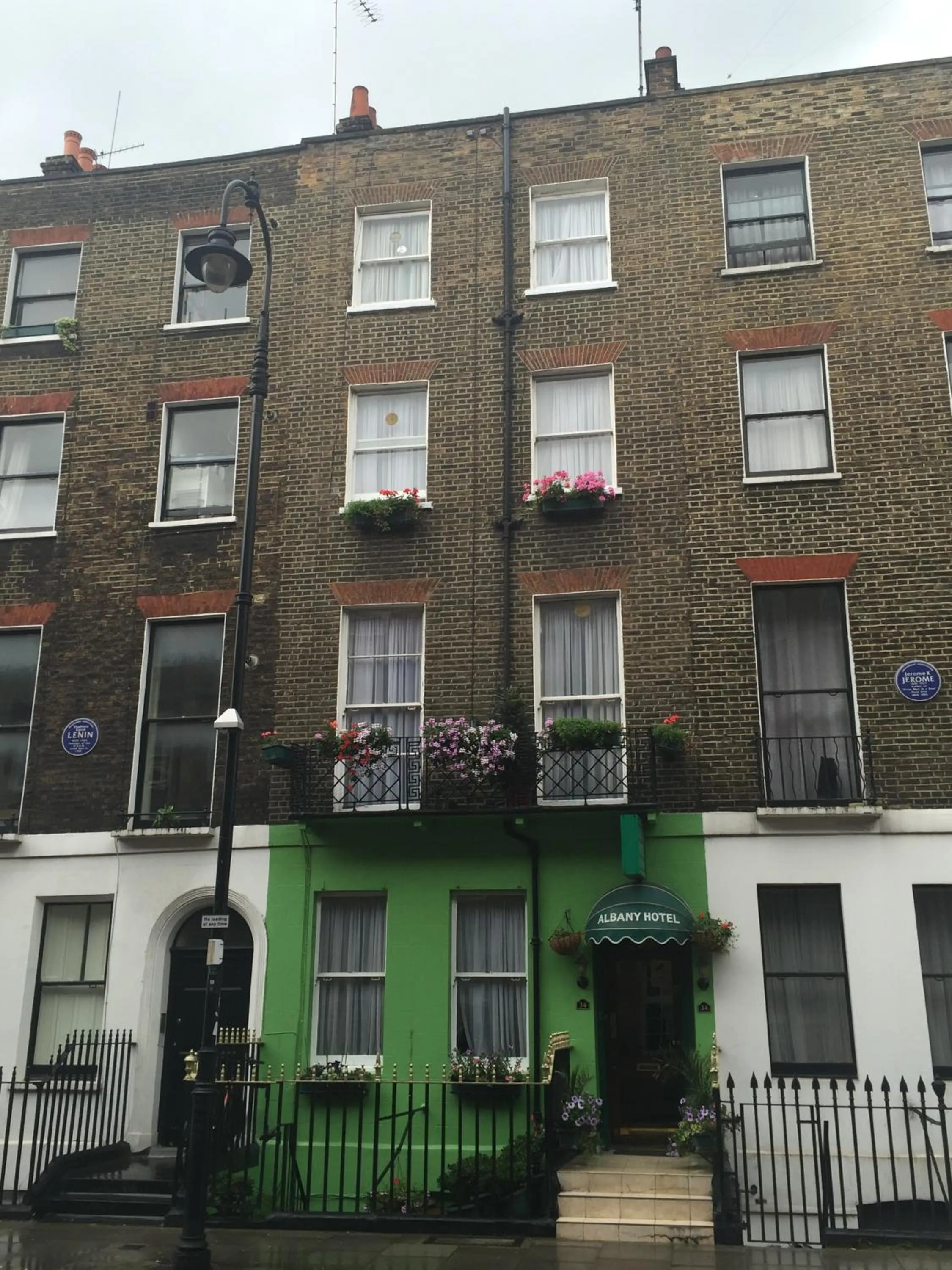 Facade/entrance in Albany Hotel